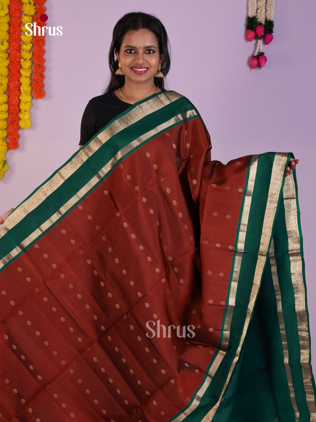 Beautiful Arakku & Green Soft Silk  Saree with zari buttas & rettaipet border