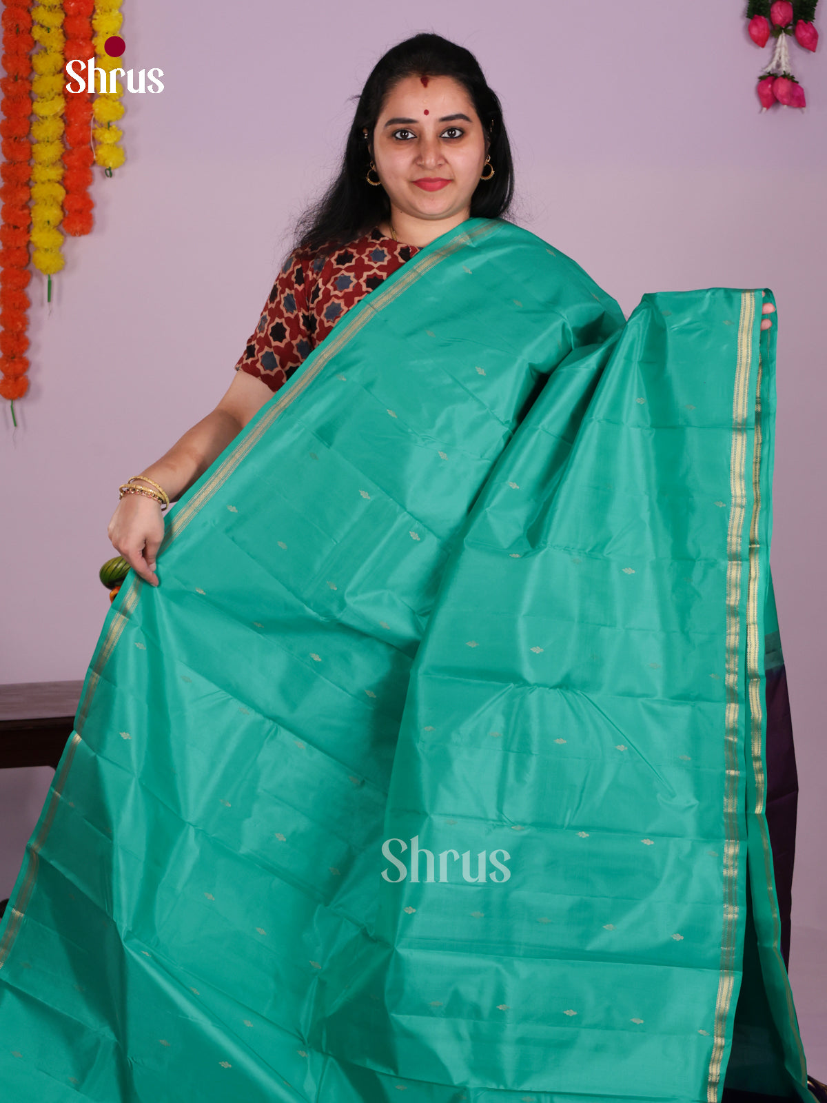 DLS16035 - Kanchipuram Butta design Saree - Shop on Shrus.com