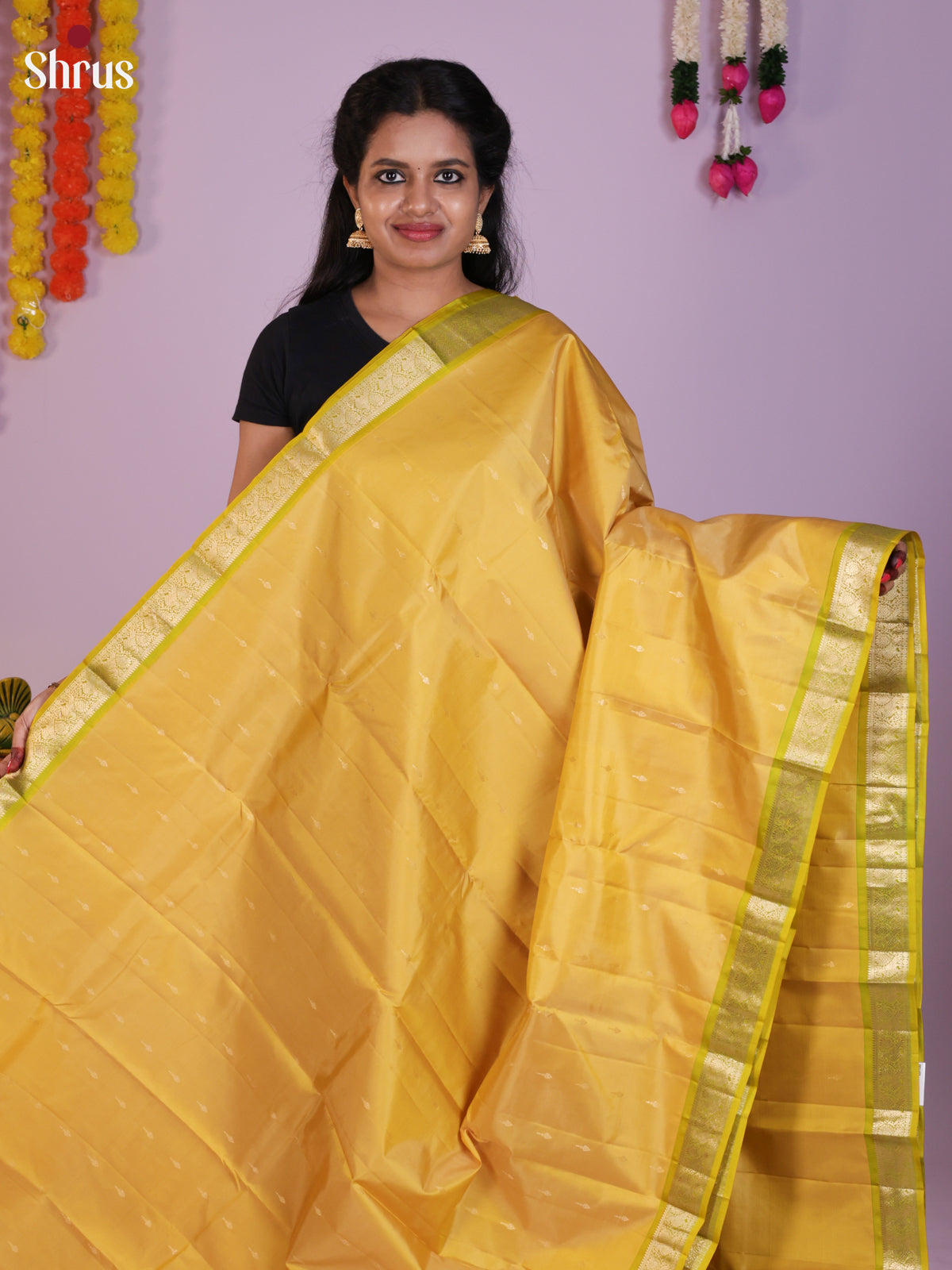 Exquisite Golden Kanjivaram Saree with Zari Buttas & Lime Green Zari Pallu