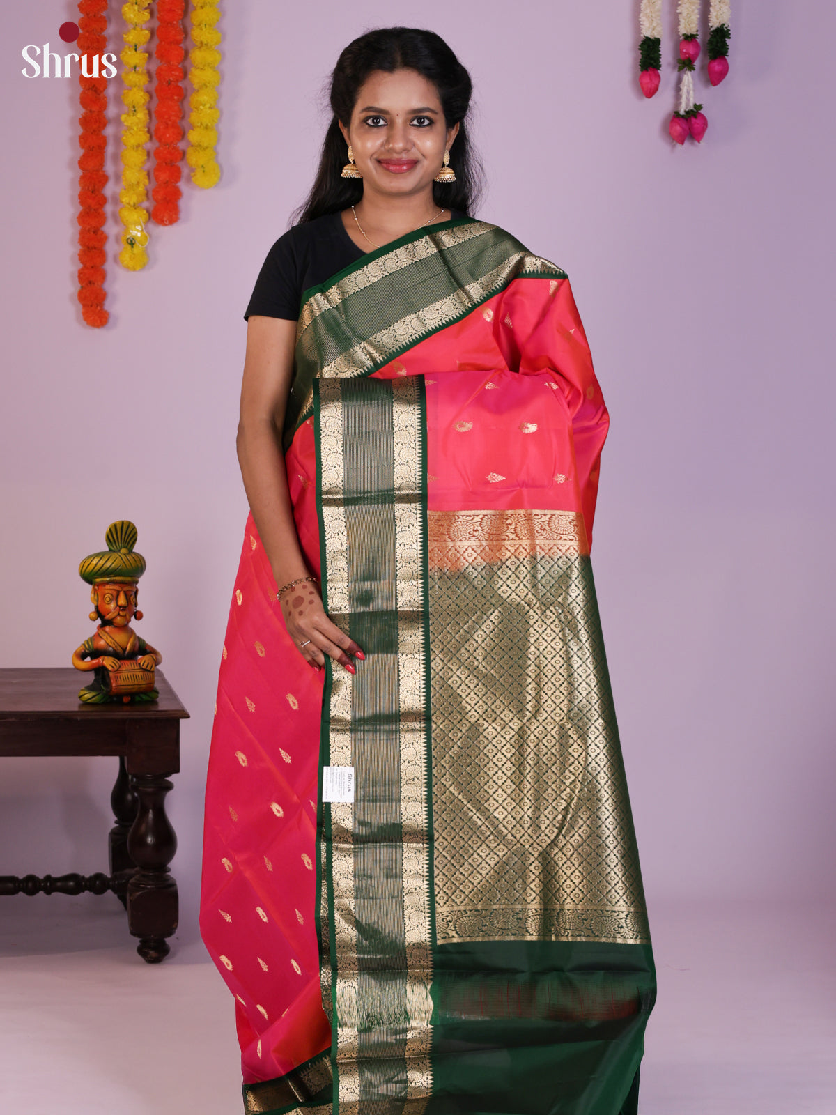 Radiant Pink Kanchipuram Pattu Saree With Golden Buttas & Green Rettaipet Border