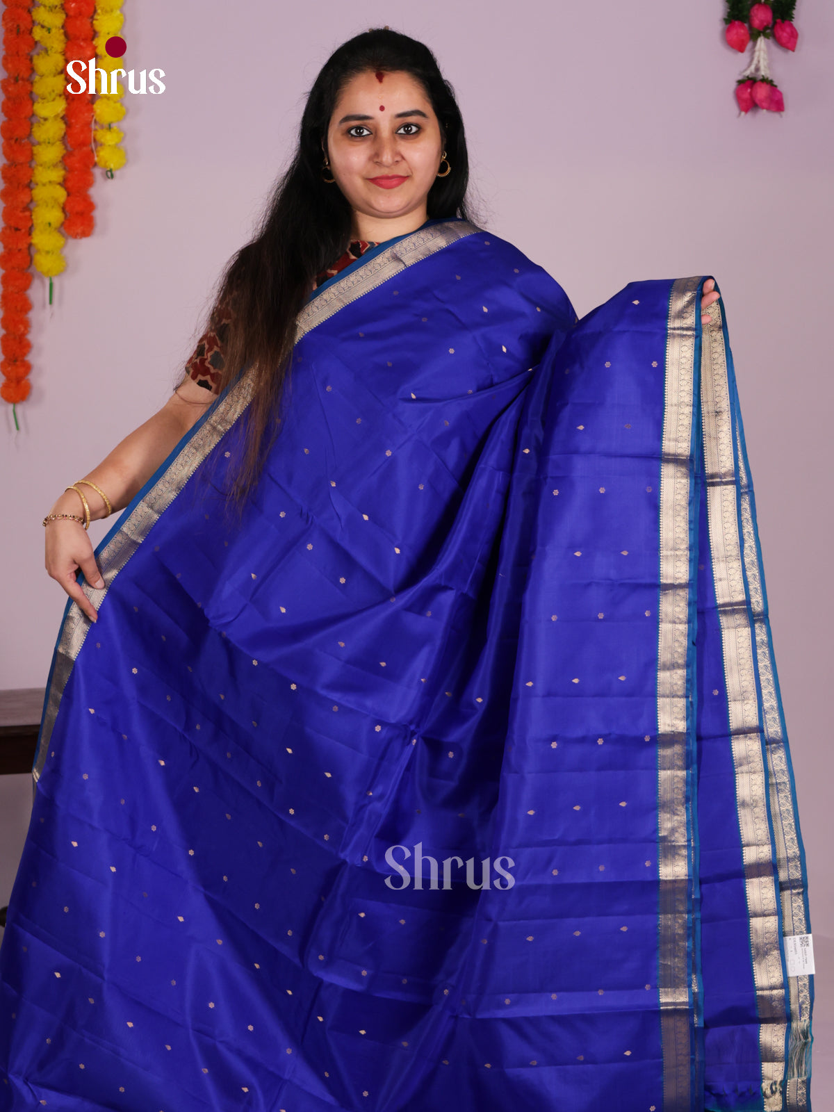 DLS16055 - Kanchipuram Butta design Saree - Shop on Shrus.com