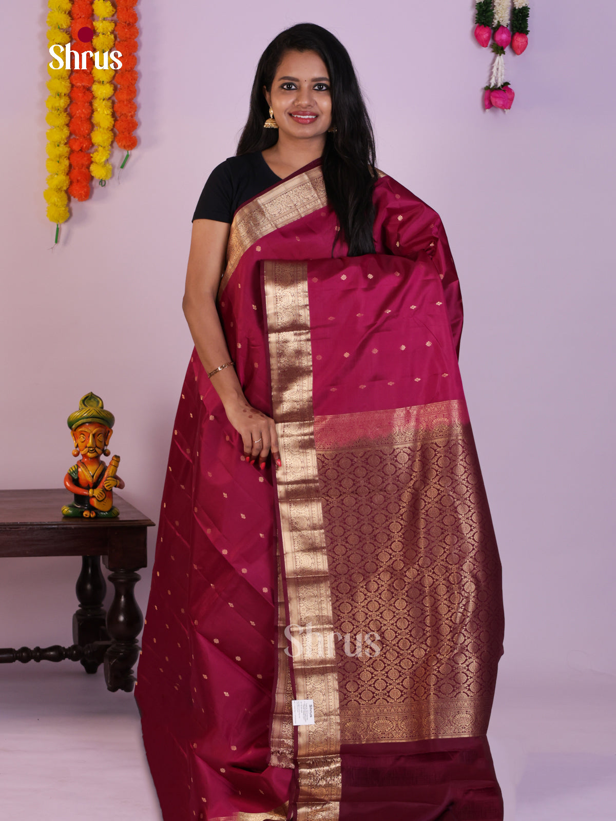 Regal Magenta Kanchipuram Saree With Zari Buttas & Brocade Pallu