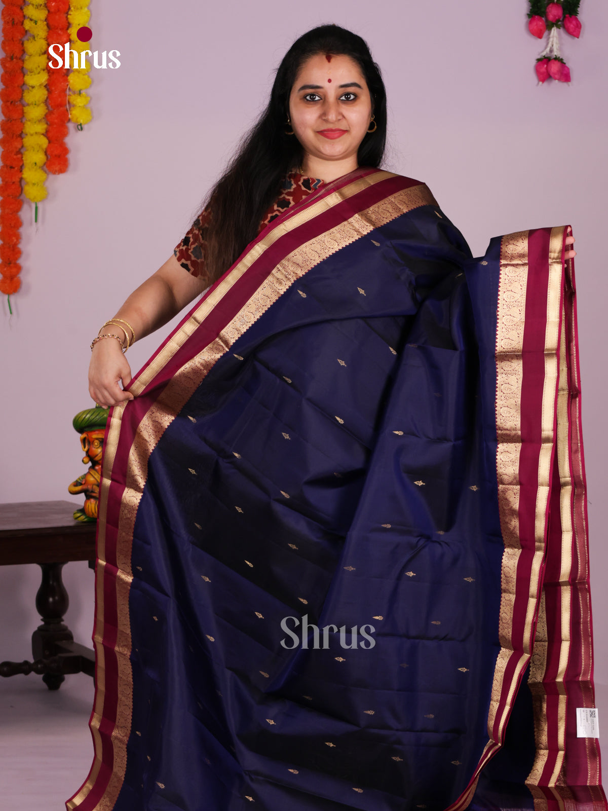 DLS16060 - Kanchipuram Butta design Saree - Shop on Shrus.com