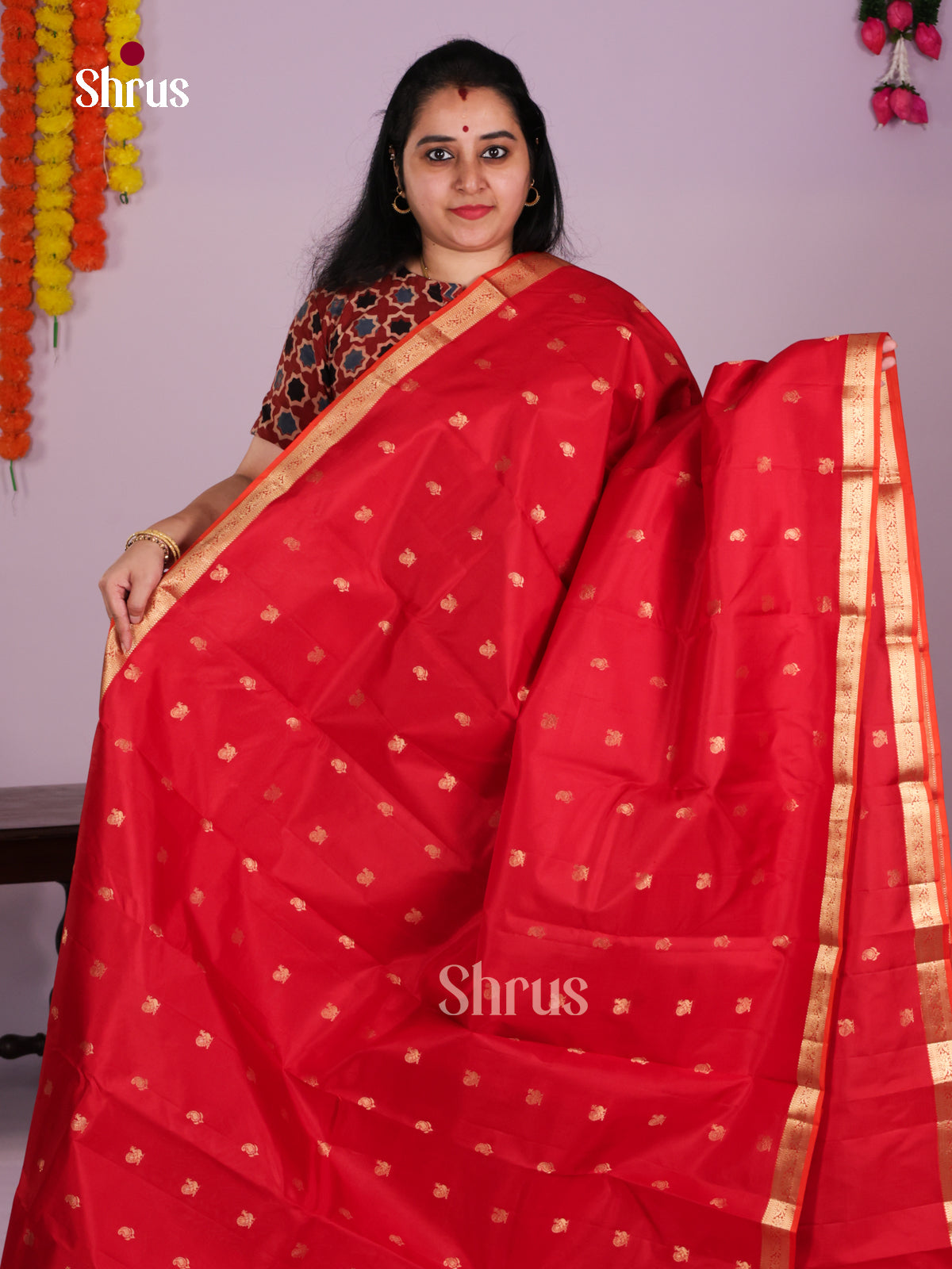DLS16065 - Kanchipuram Butta design Saree - Shop on Shrus.com