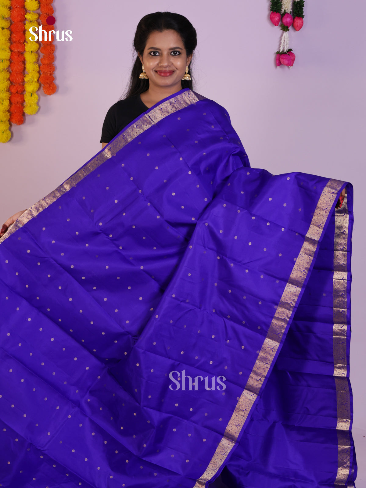 Royal Blue Pure Kanjivaram Saree With Golden Buttas