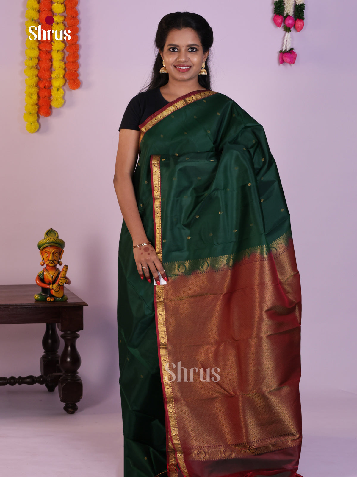 DLS16083 - Kanchipuram Butta design Saree - Shop on Shrus.com