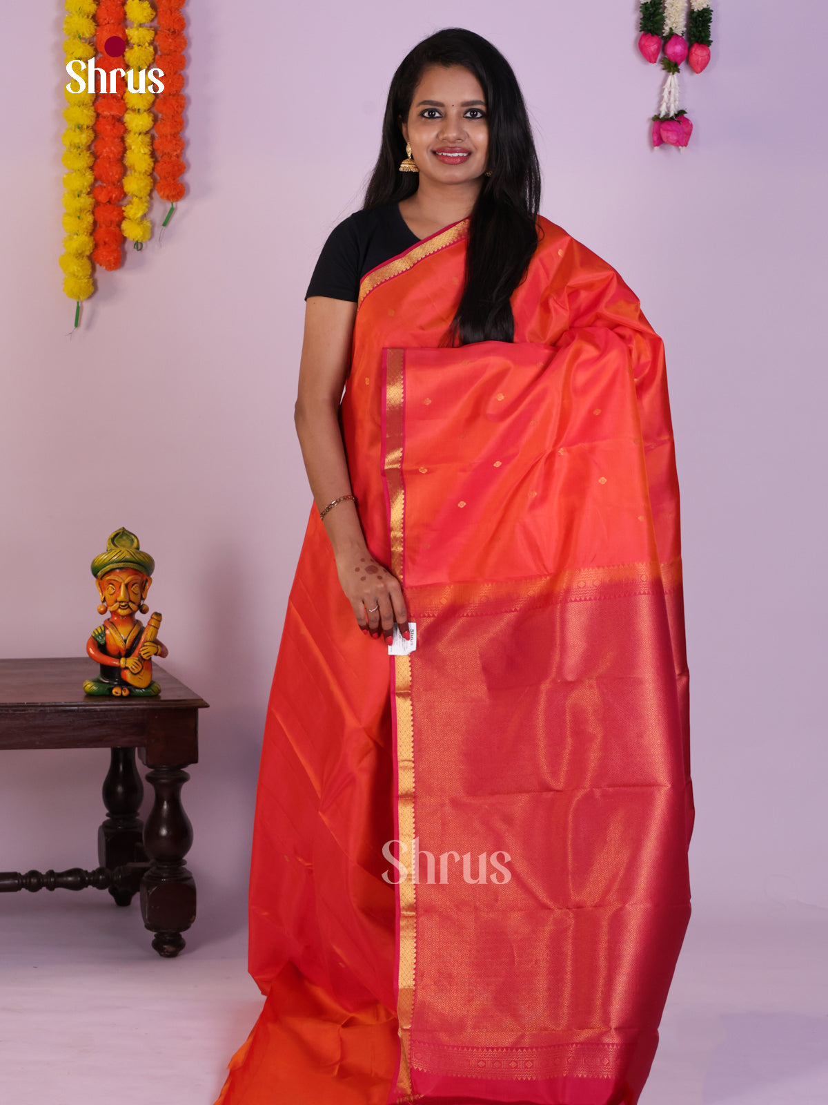 DLS16085 - Kanchipuram Butta design Saree