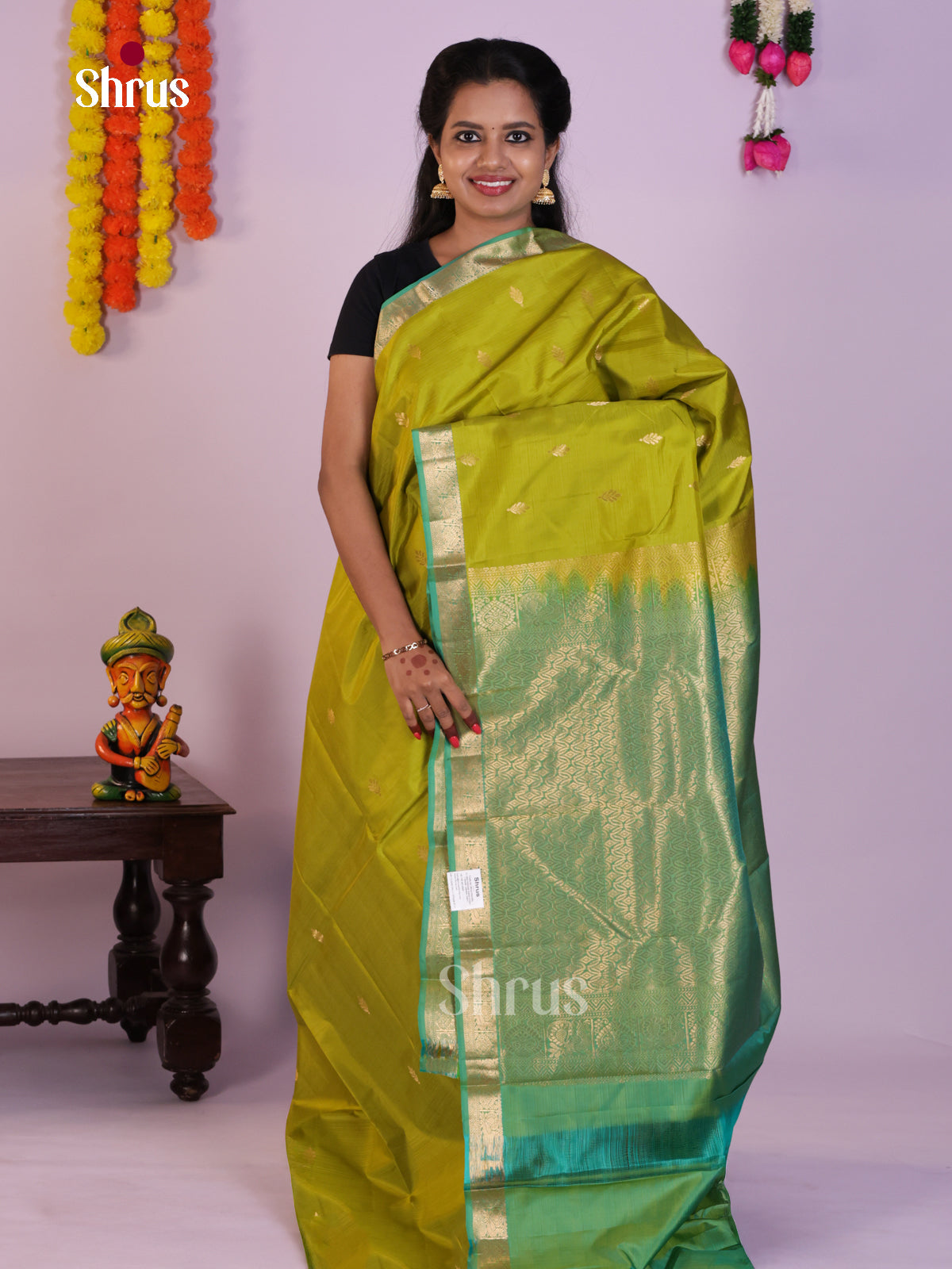 DLS16095 - Kanchipuram Butta design Saree - Shop on Shrus.com