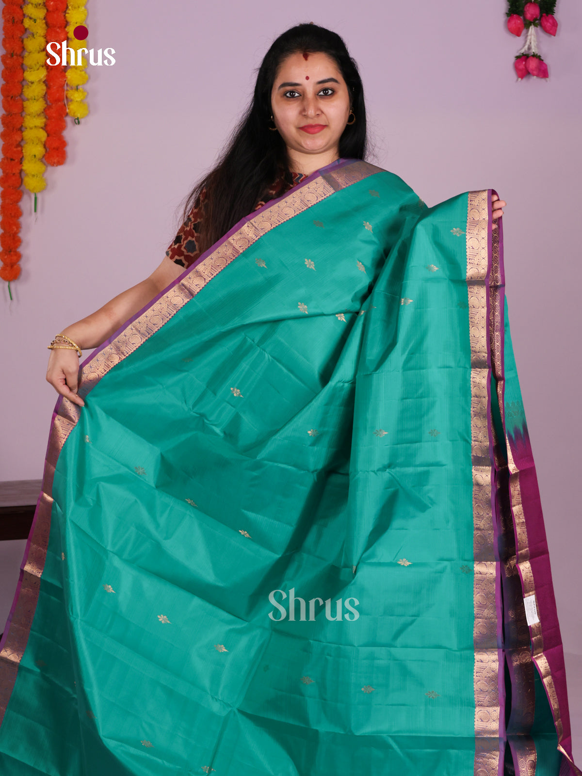 DLS16096 - Kanchipuram Butta design Saree - Shop on Shrus.com