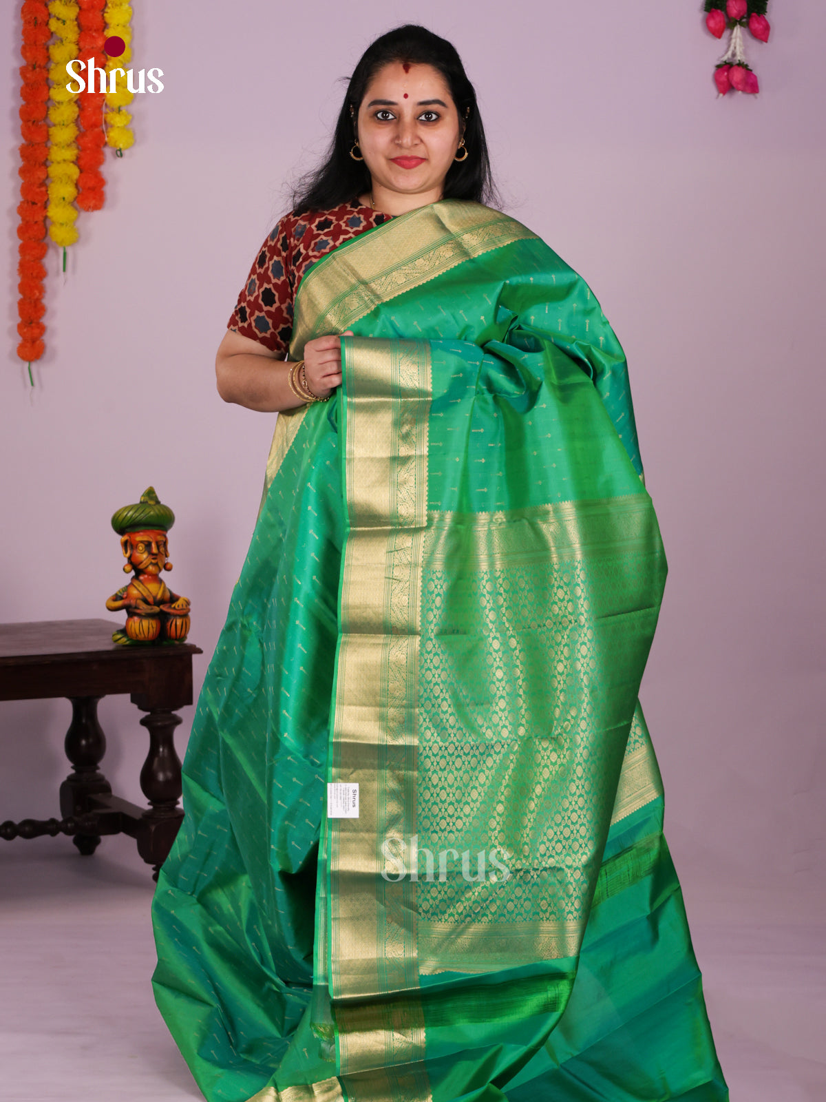 DLS16103 - Kanchipuram Butta design Saree - Shop on Shrus.com