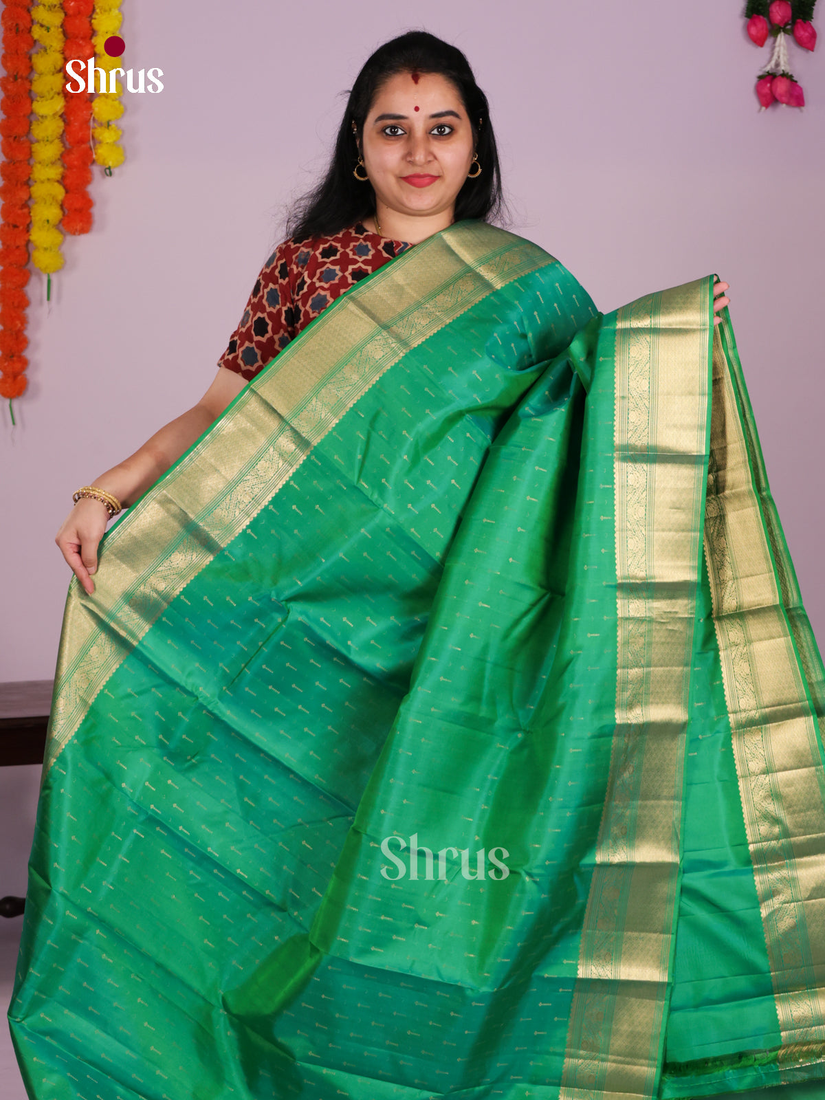 DLS16103 - Kanchipuram Butta design Saree - Shop on Shrus.com