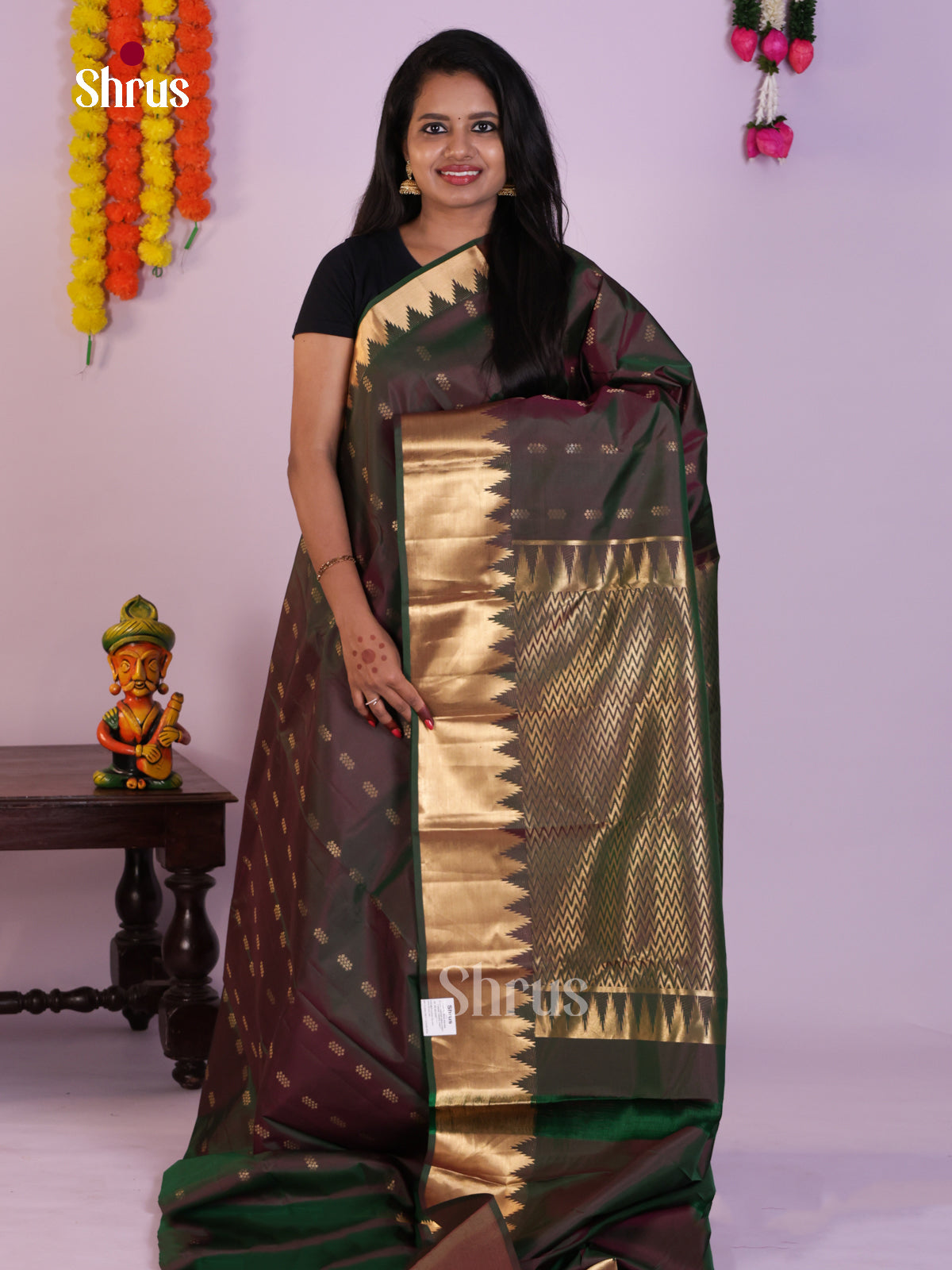 Stunning Dual Shade Brown Kanjivaram Silk Saree With Zari Woven Temple Border
