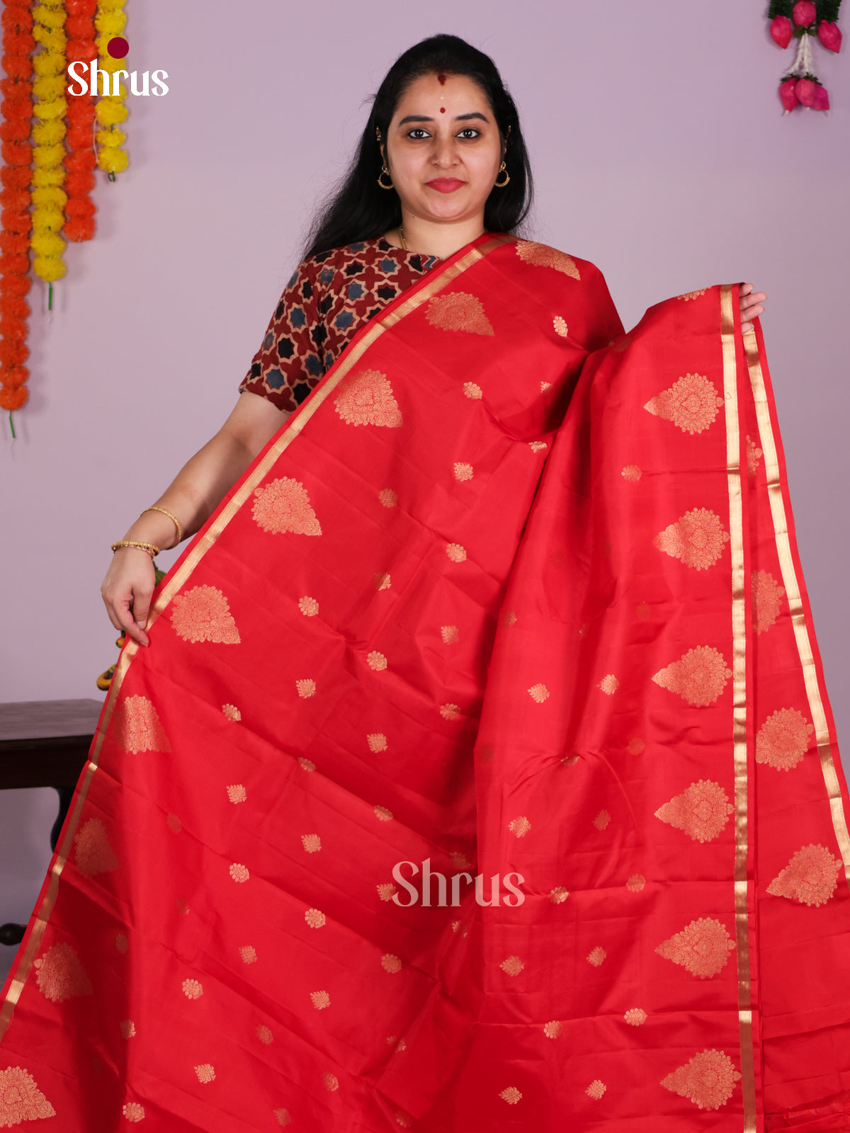 DLS16115 - Kanchipuram Butta design Saree - Shop on Shrus.com
