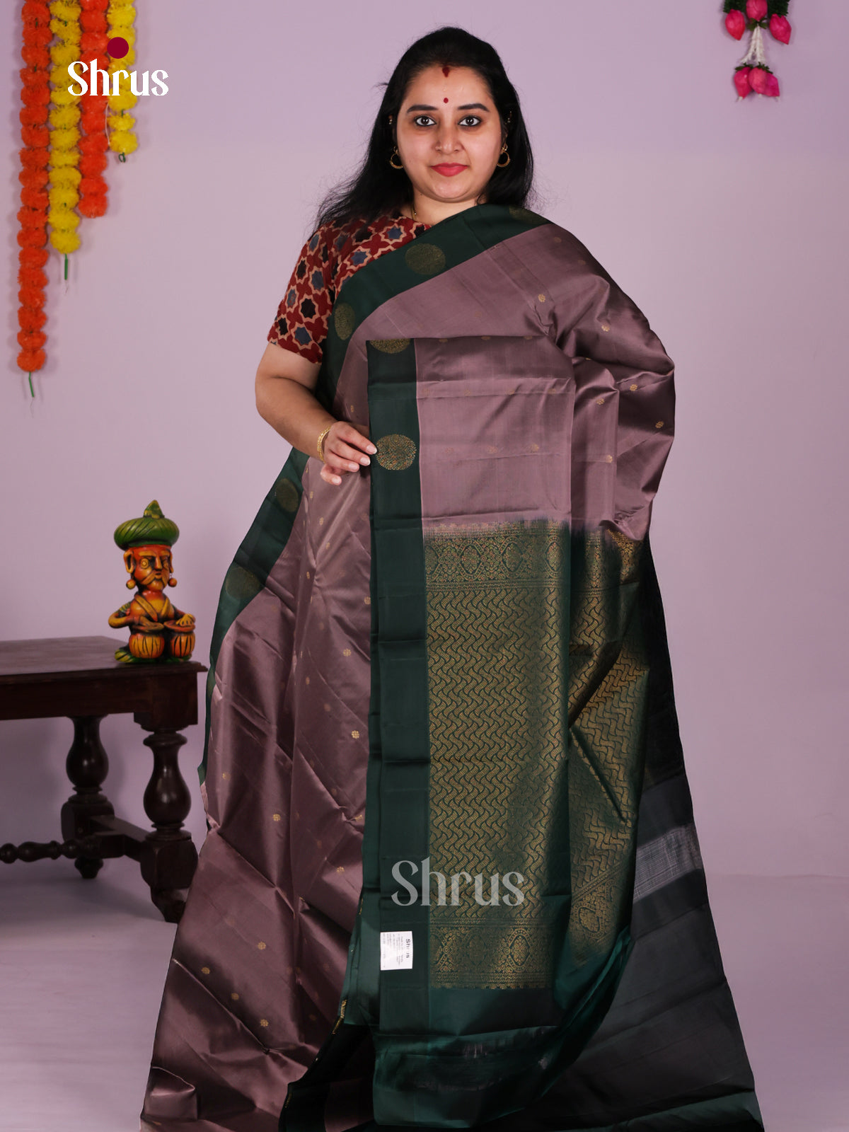 DLS16117 - Kanchipuram Butta design Saree - Shop on Shrus.com