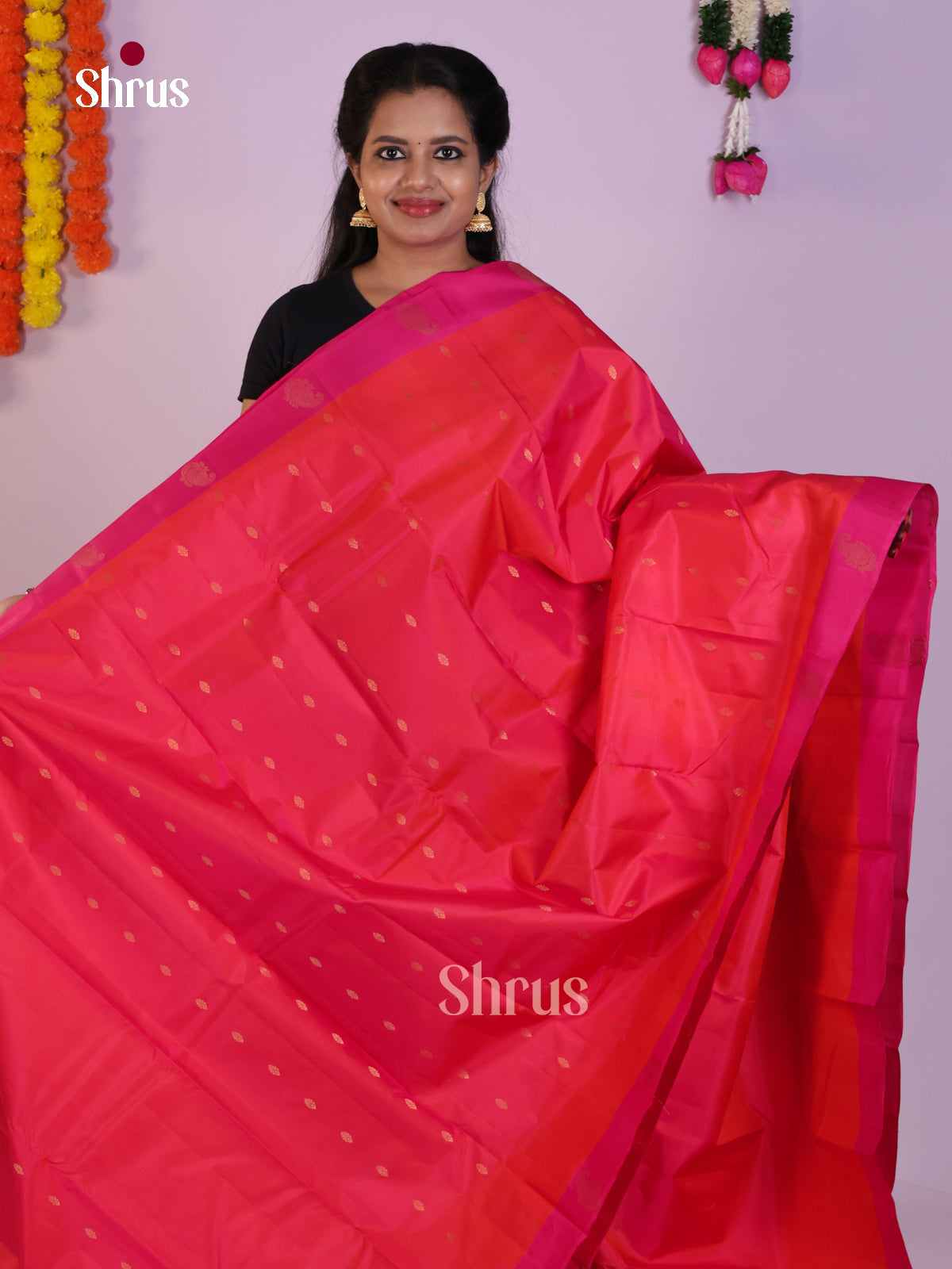 DLS16120 - Kanchipuram Butta design Saree