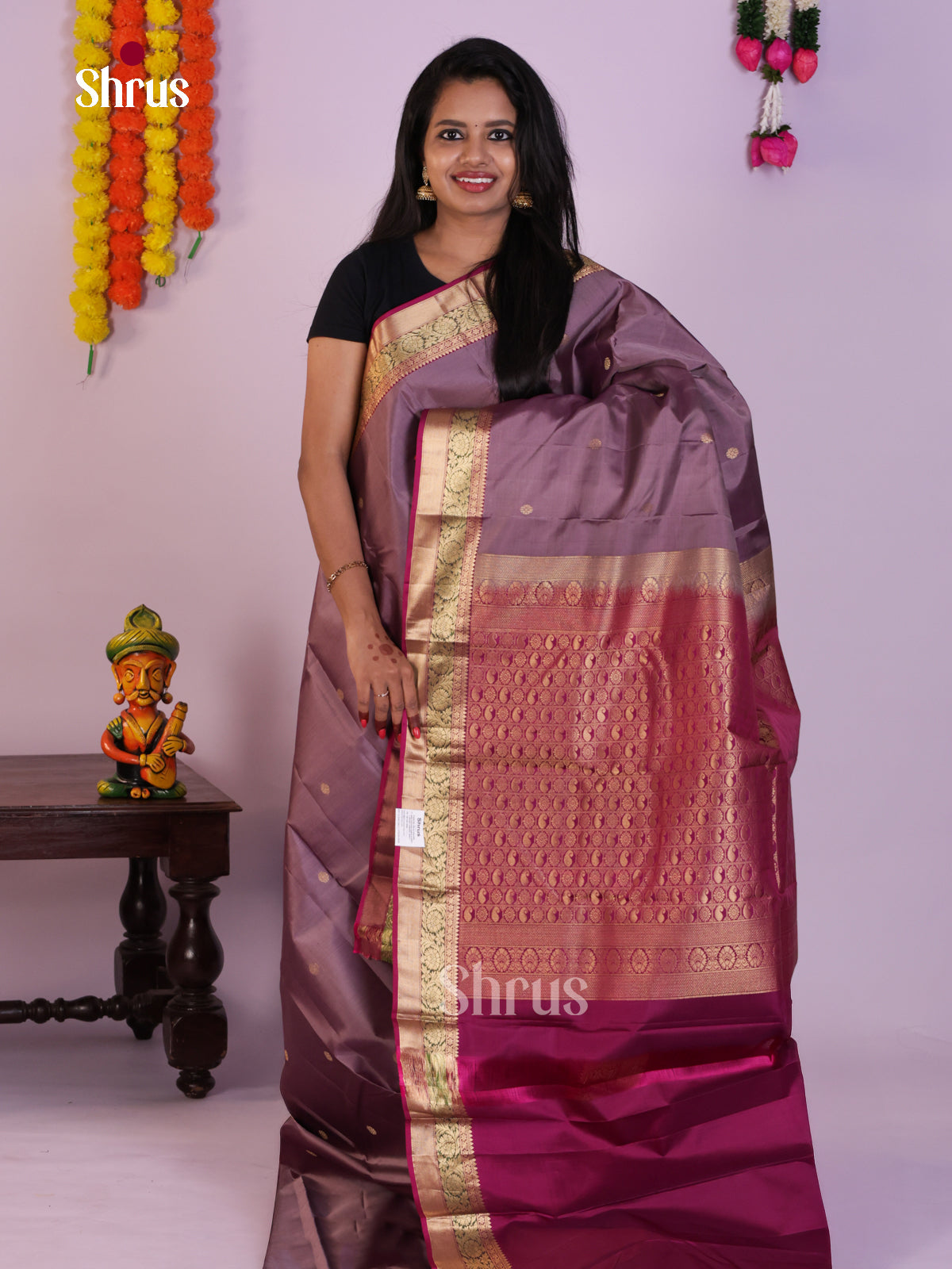 DLS16131 - Kanchipuram Butta design Saree - Shop on Shrus.com