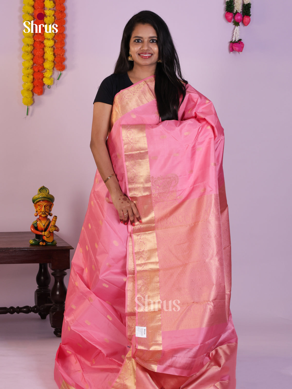 DLS16146 - Kanchipuram Butta design Saree