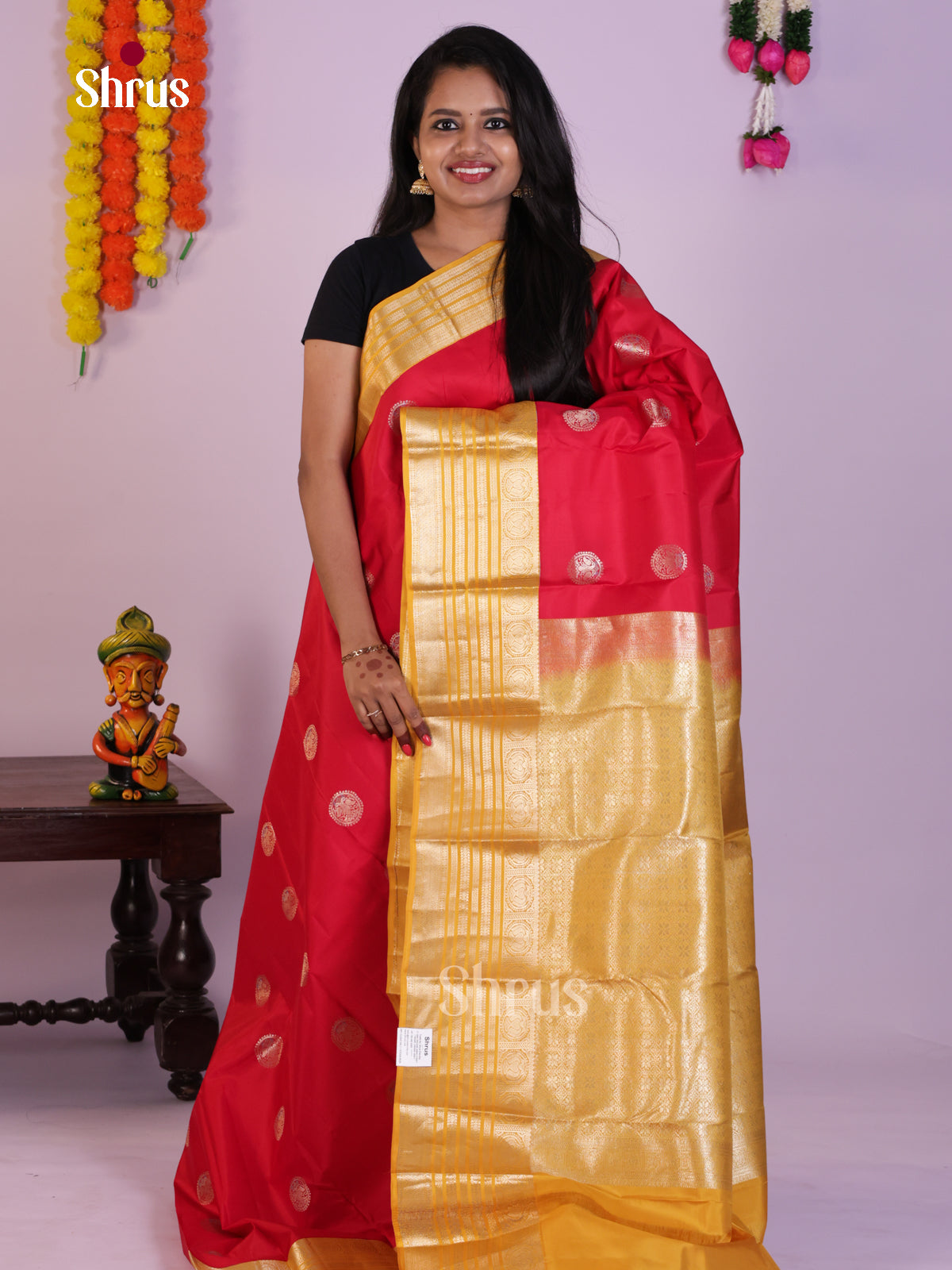 Opulent Red Bridal Kanjivaram Saree with Golden Zari Pallu