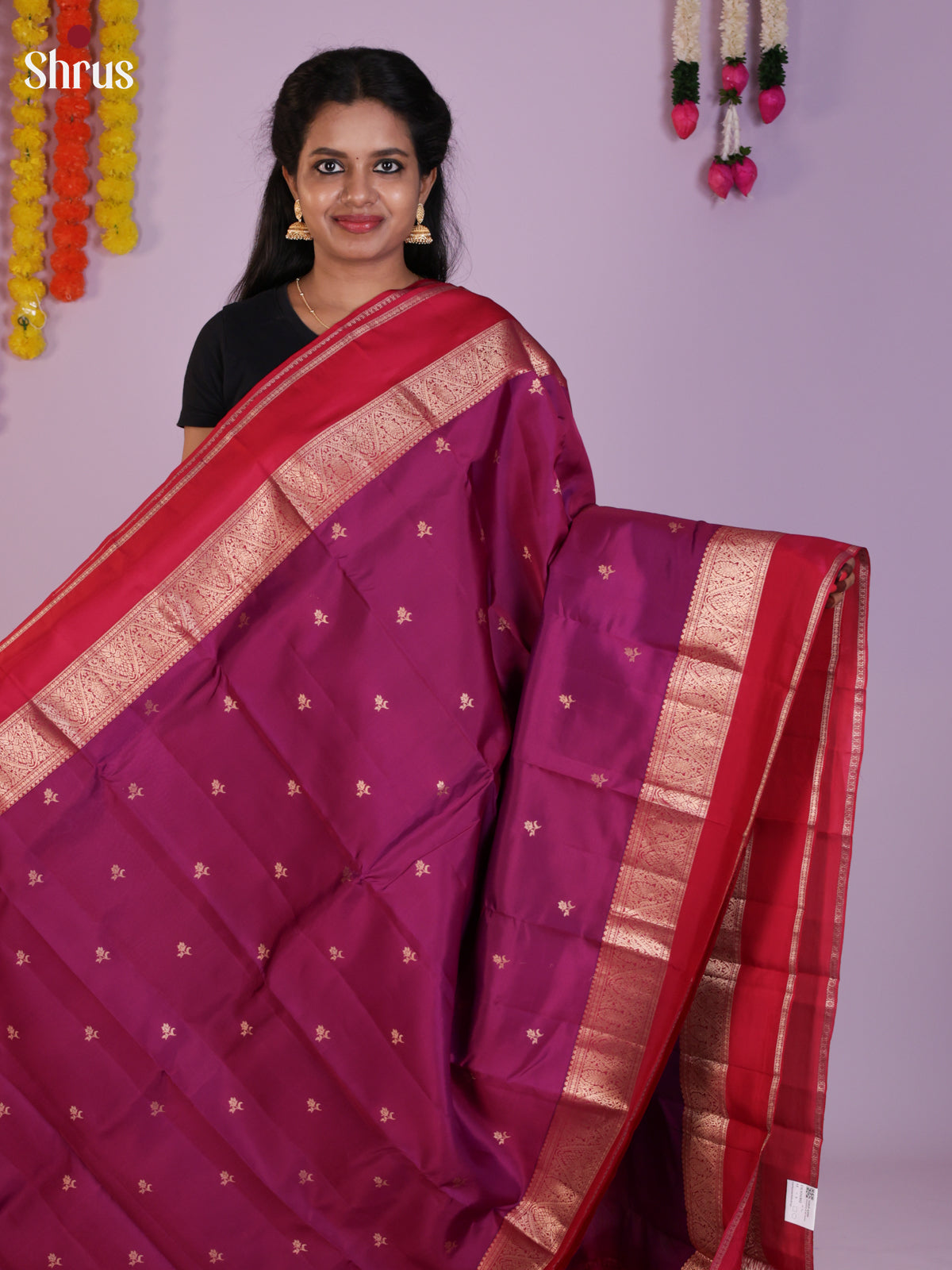 DLS16302 - Kanchipuram Butta design Saree