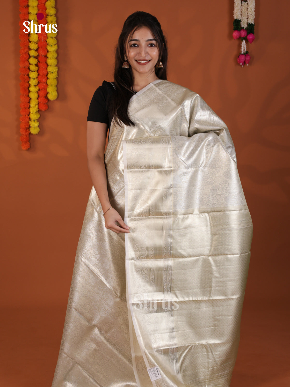 Off white -DLS19223 - Kanchipuram-halfpure Saree - Shop on Shrus.com