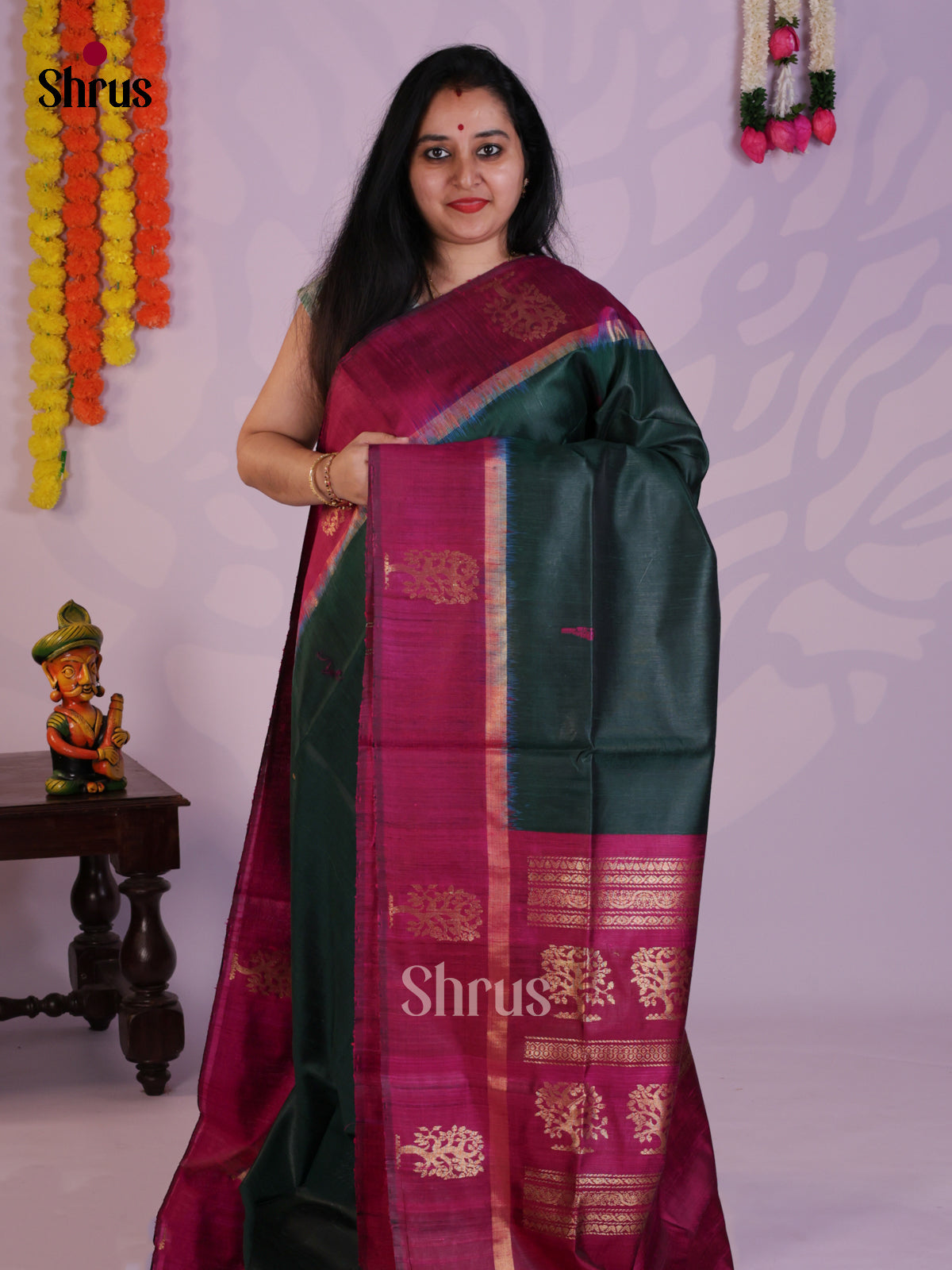 Elegant Green & Majenta Raw Silk Saree with contrast zari motifs pallu - DLS30028 - Shop on Shrus.com