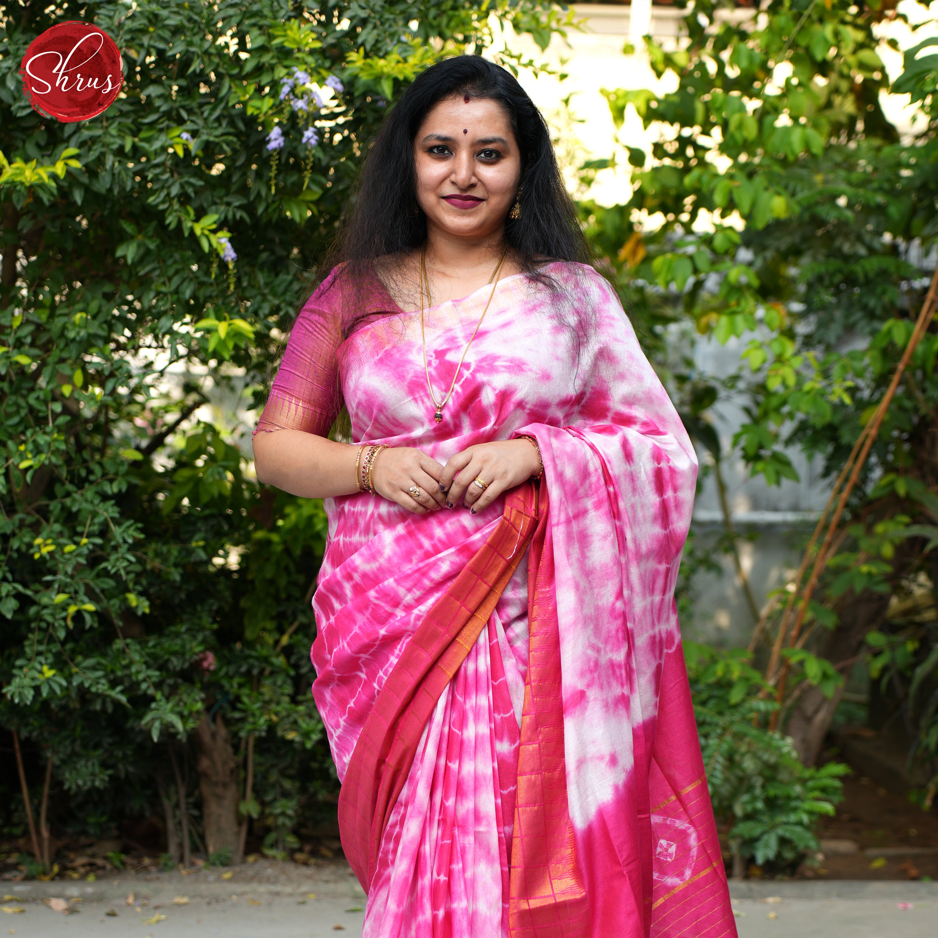 Cream And Pink - Shibori Saree