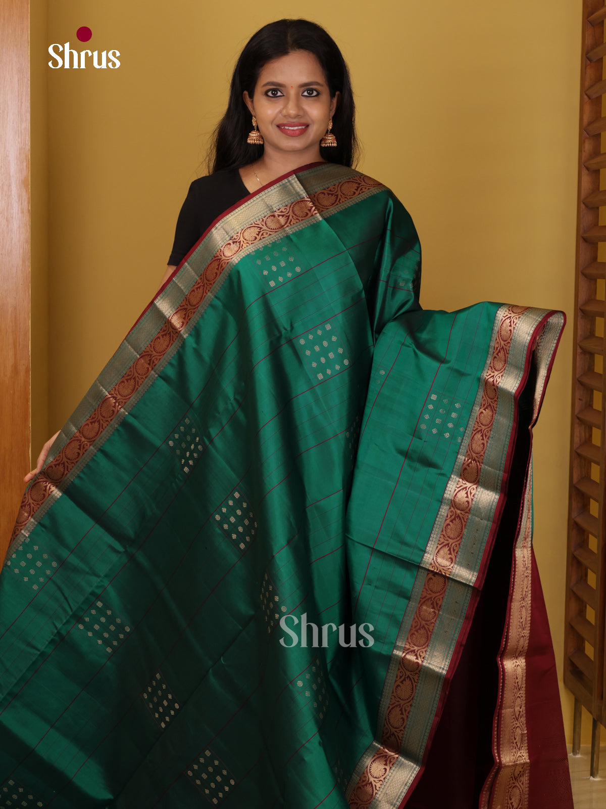 Buy Classy Dark Green Kanchipuram Silk Sarees with Gold Buttis, Maroon Zari Border & Brocade Pallu