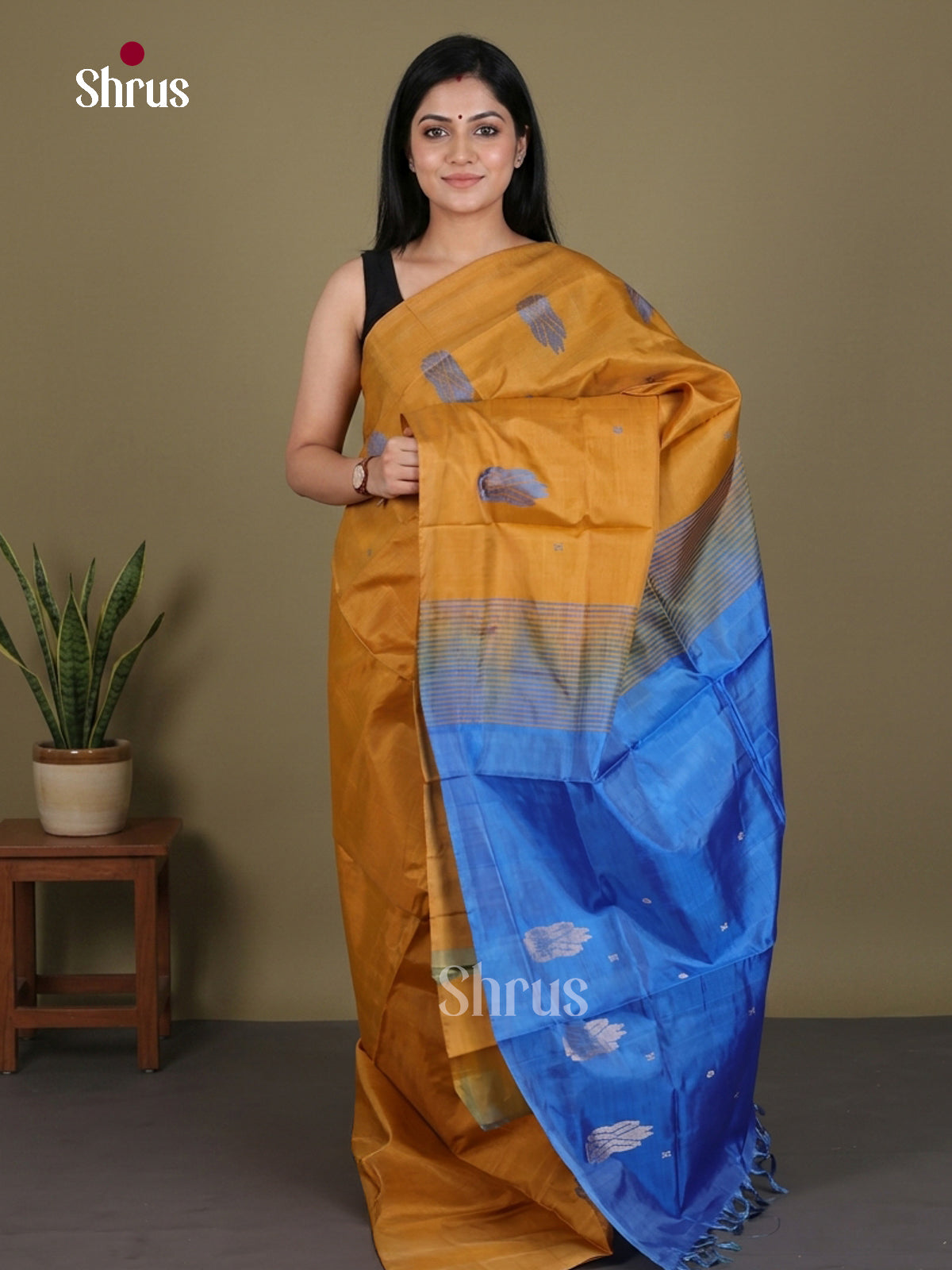 Buy Exquisite Deep Mustard Yellow Banana Pith Saree With Unique Motifs & Blue Zari Pallu