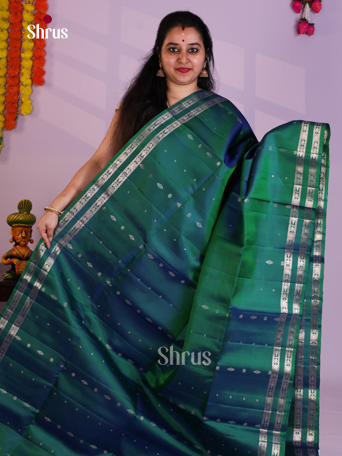 Buy Timeless Double Shaded Green Pure Soft Silk Saree with Silver Buttas & Rettaipet Zari Border