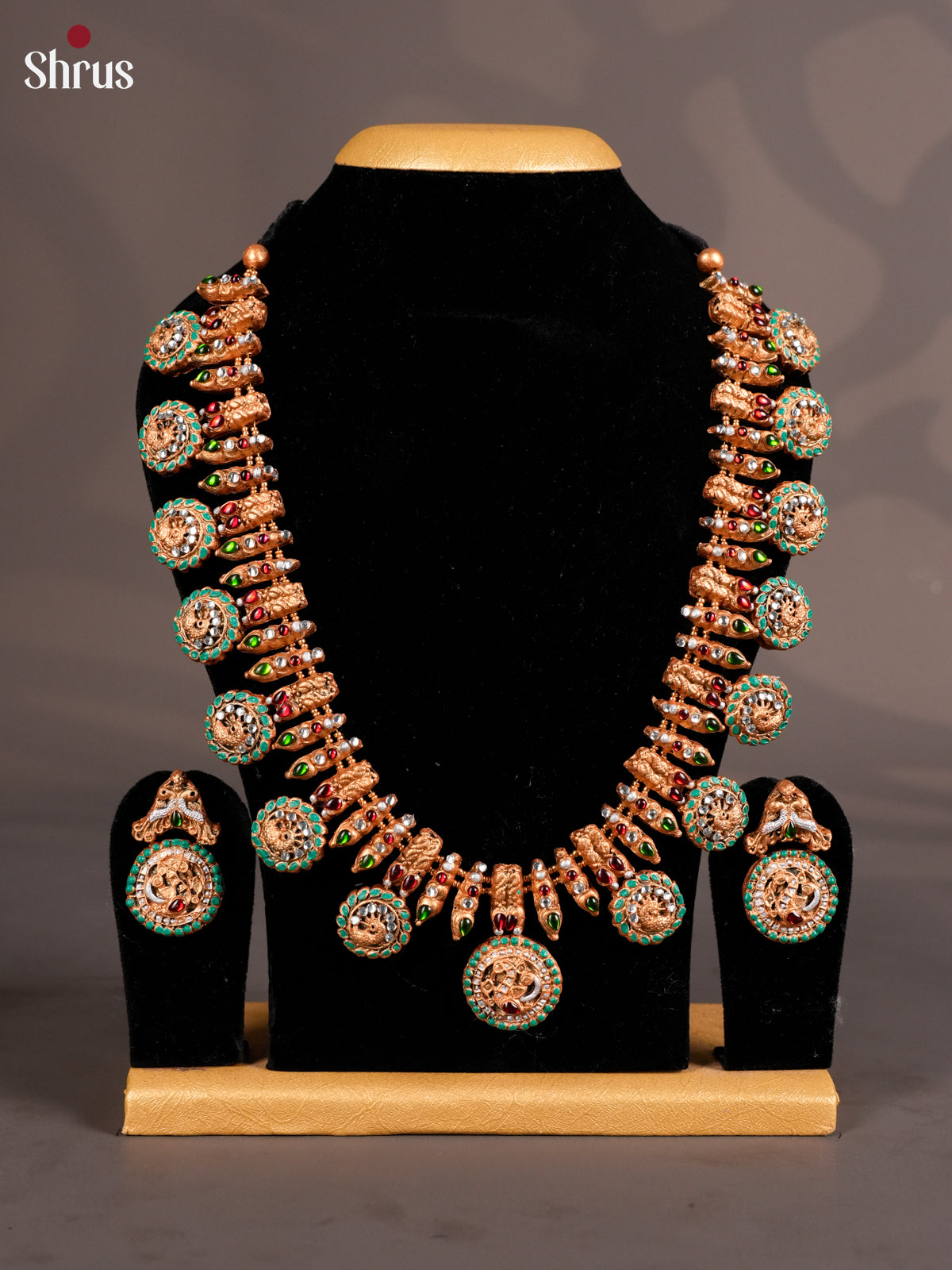 Hand crafted Gutta pulusu Terracotta Set  with kemp stones -EAJ16004