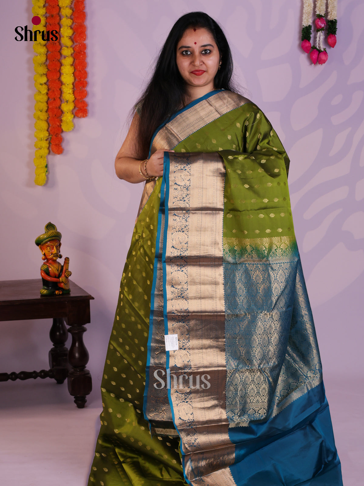 EAS03040 - Kanchipuram Butta design Saree - Shop on Shrus.com