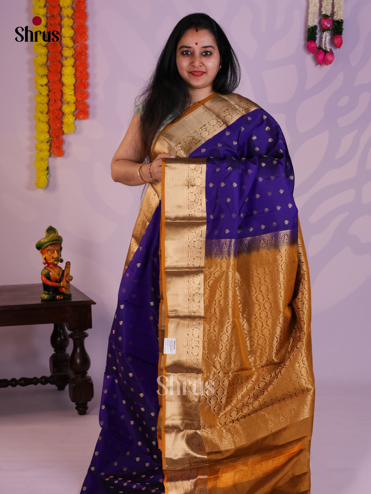 EAS03045 - Kanchipuram Butta design Saree