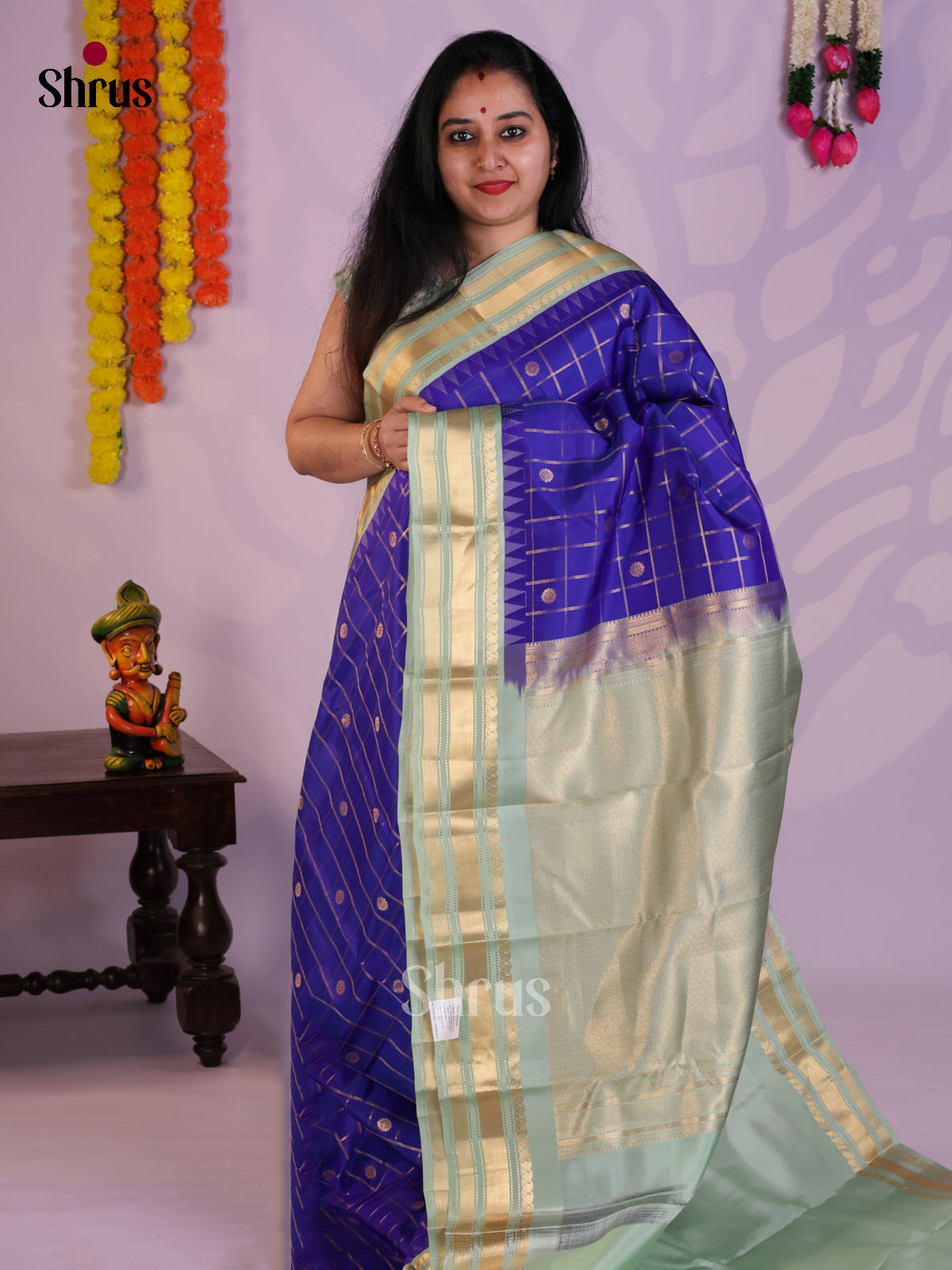 EAS03050 - Kanchipuram Checks Saree - Shop on Shrus.com