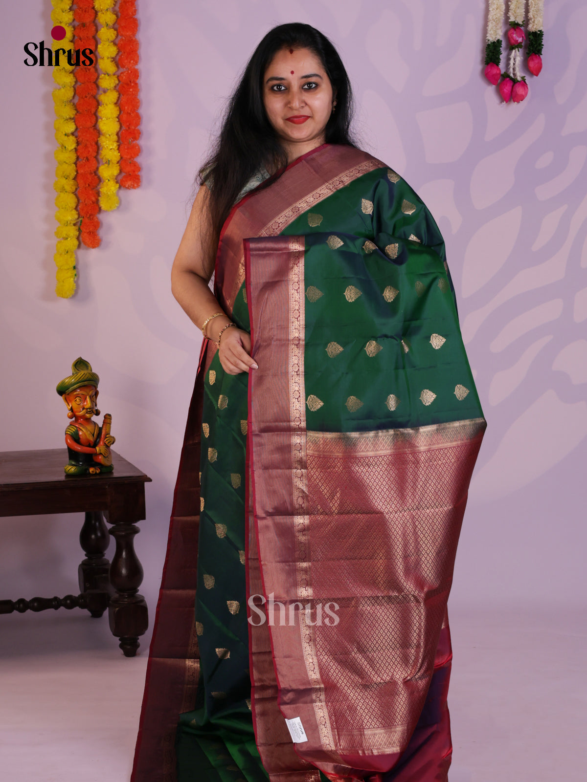 EAS03062 - Kanchipuram Korvai Butta Saree - Shop on Shrus.com