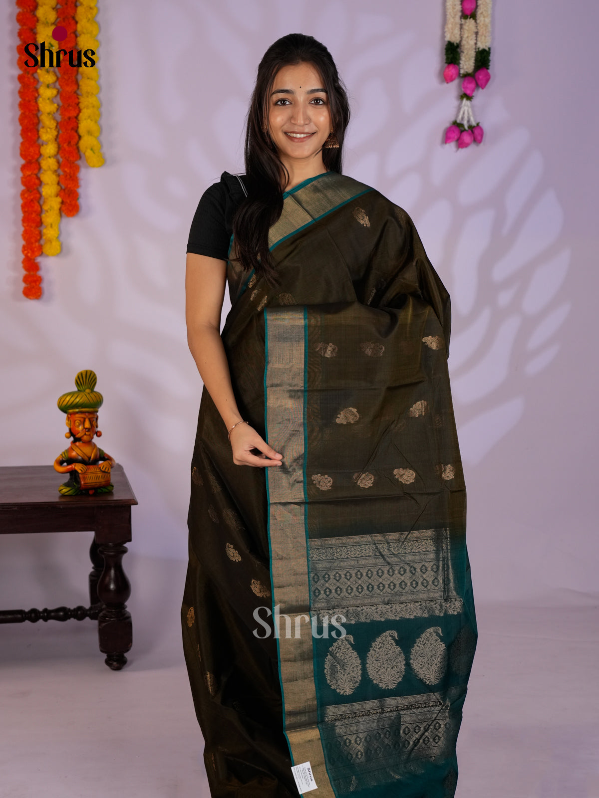 EAS12010 - Timeless Silk Cotton Saree - Shop on Shrus.com