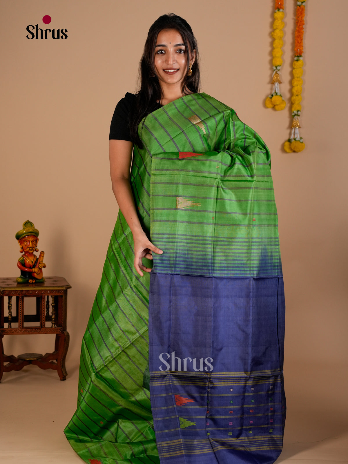 EAS23018 - Banana Pith without blouse - Saree - Shop on Shrus.com