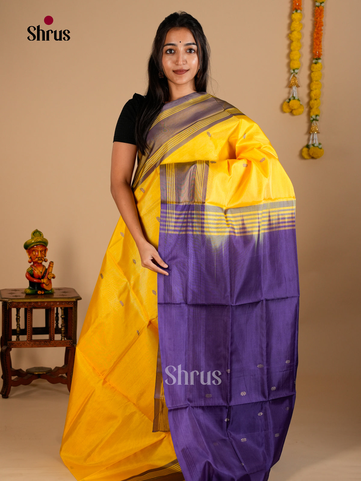 EAS23033 - Banana Pith without blouse - Saree - Shop on Shrus.com