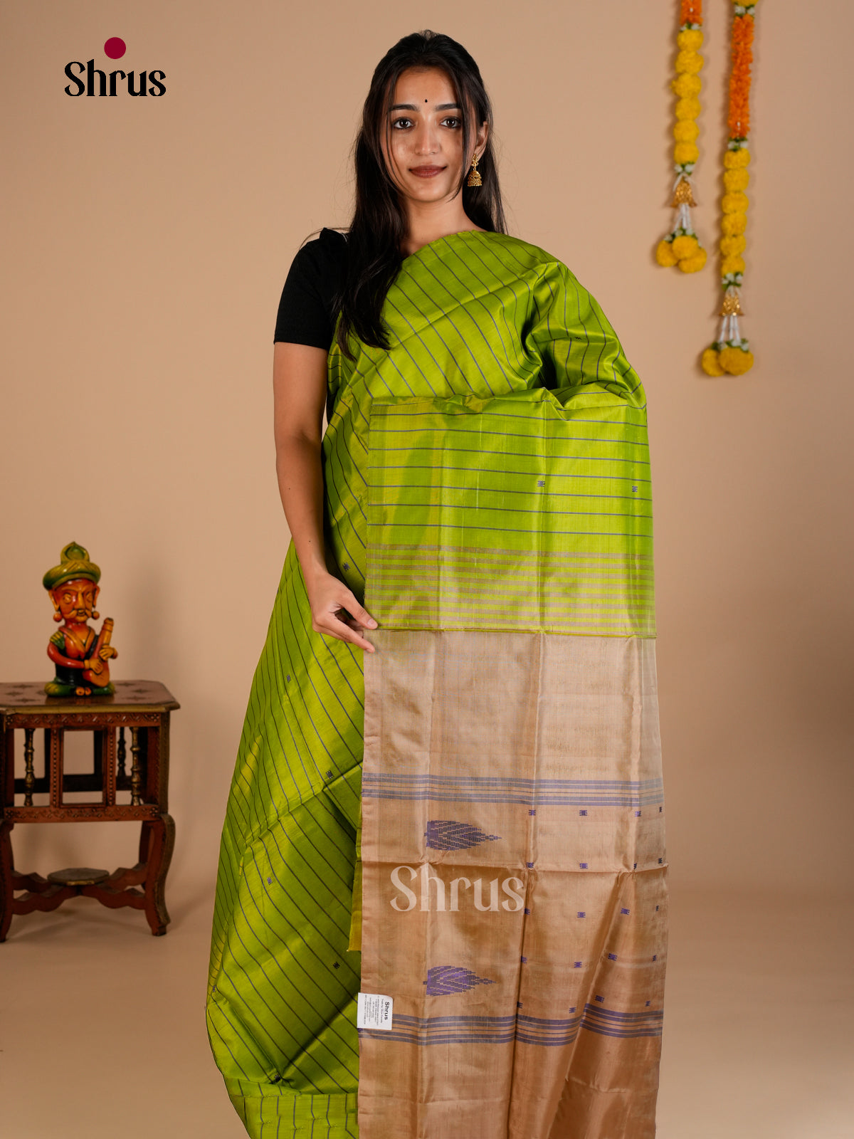 EAS23069 - Banana Pith without blouse - Saree - Shop on Shrus.com