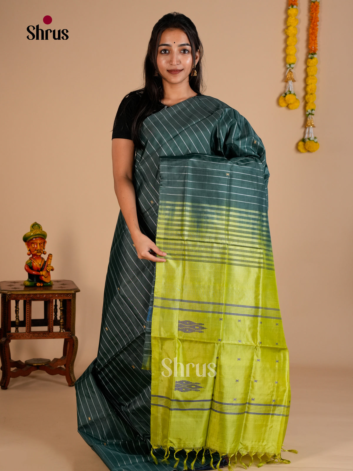 EAS23077 - Banana Pith without blouse - Saree - Shop on Shrus.com