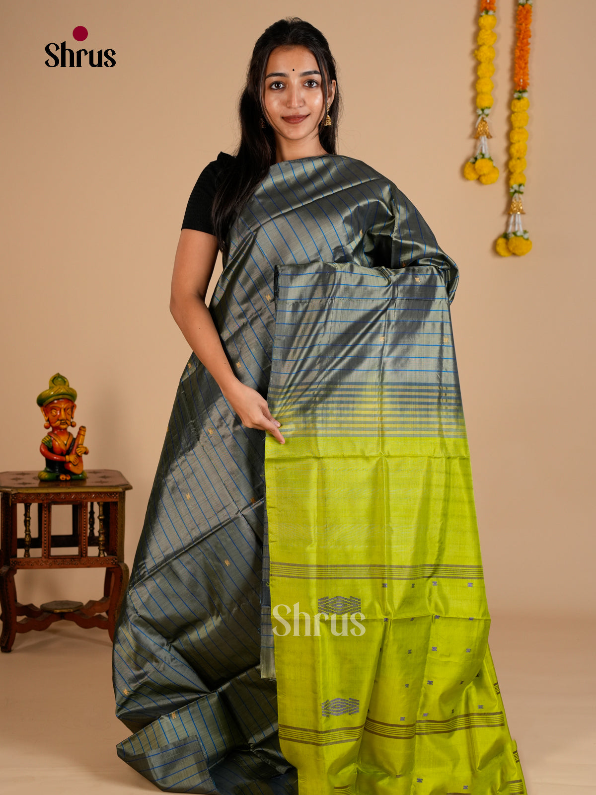 EAS23098 - Banana Pith without blouse - Saree - Shop on Shrus.com