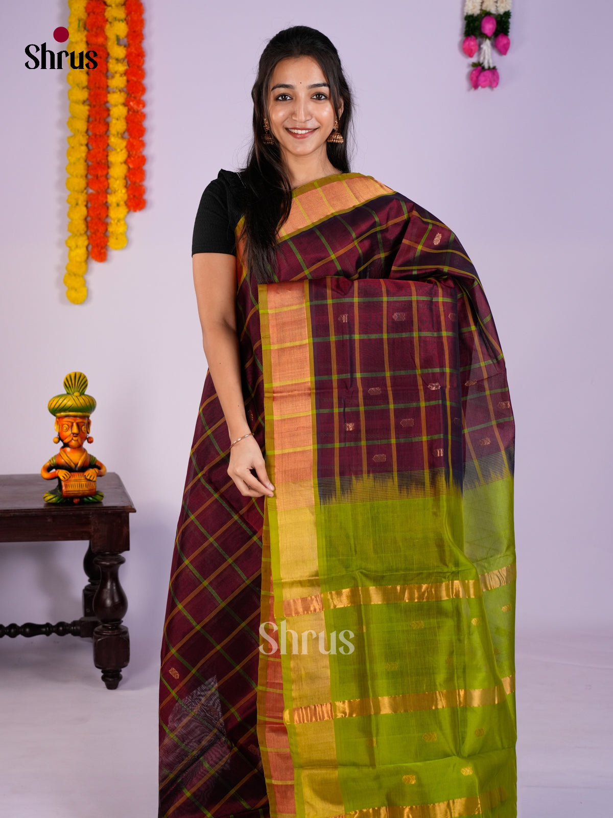 Buy Regal maroon Cotton Silk Saree Online with Checks, Kaddi Zari Border & Light Green Pallu