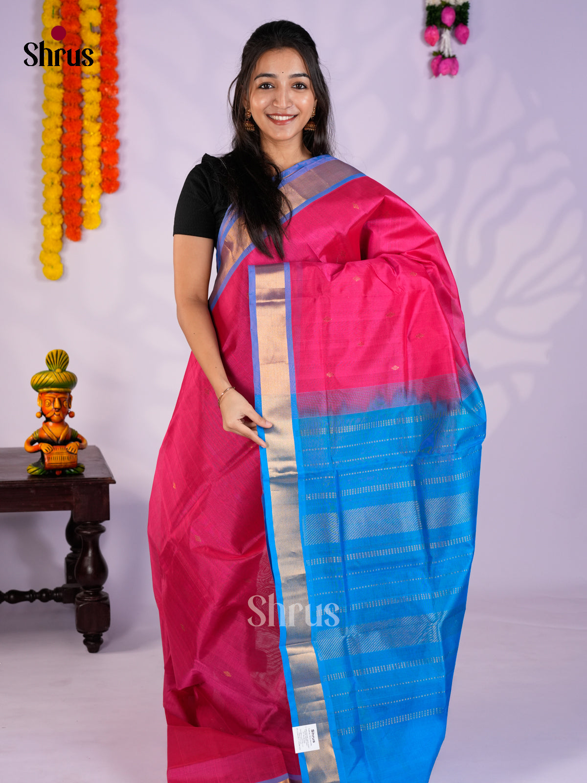 Buy Beautiful Pink Pure Silk Cotton Saree with Diamond Shaped Gold Buttas & Light Blue Zari Border