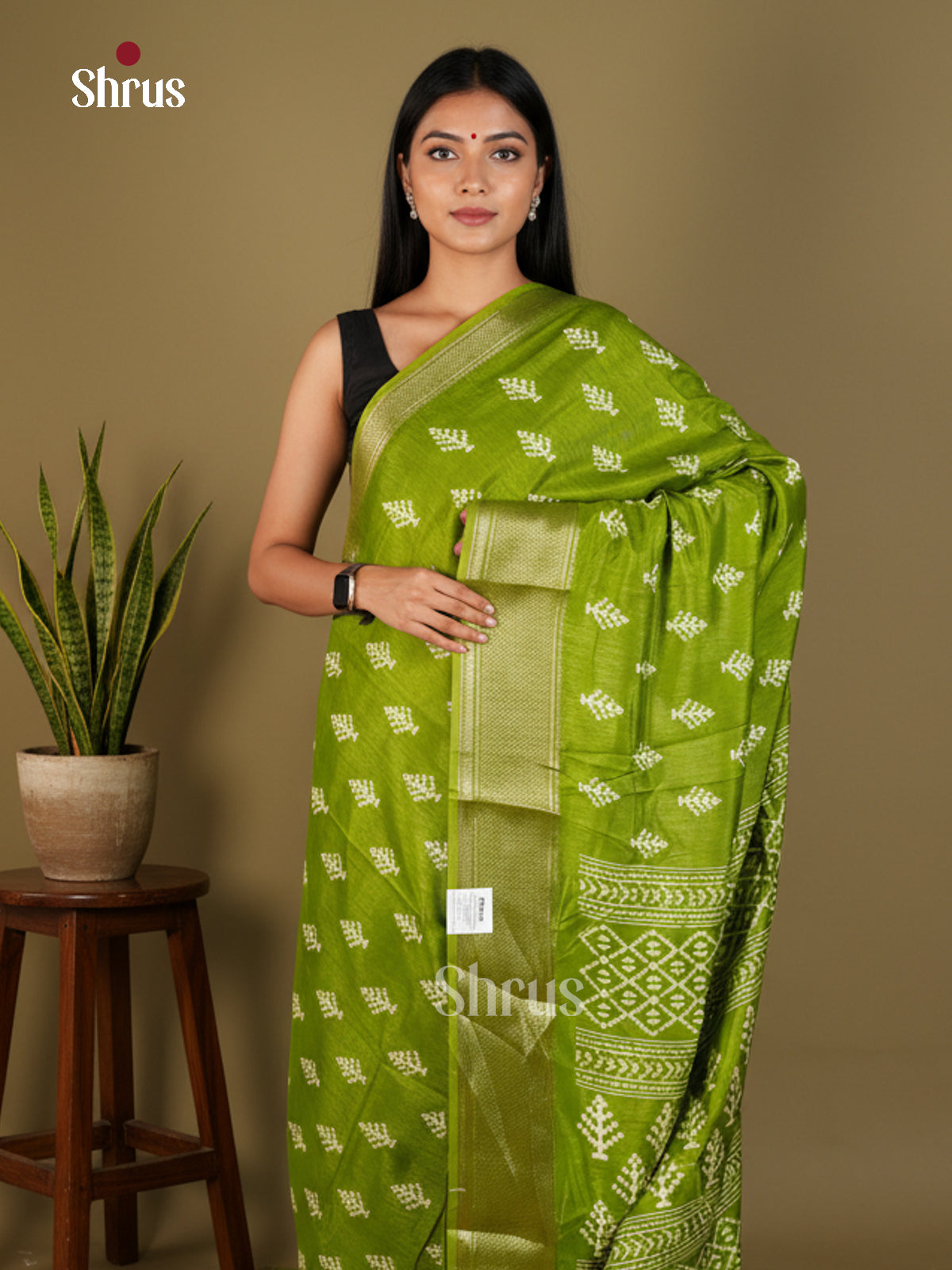EBS16693 - Semi Crepe Saree - Shop on Shrus.com