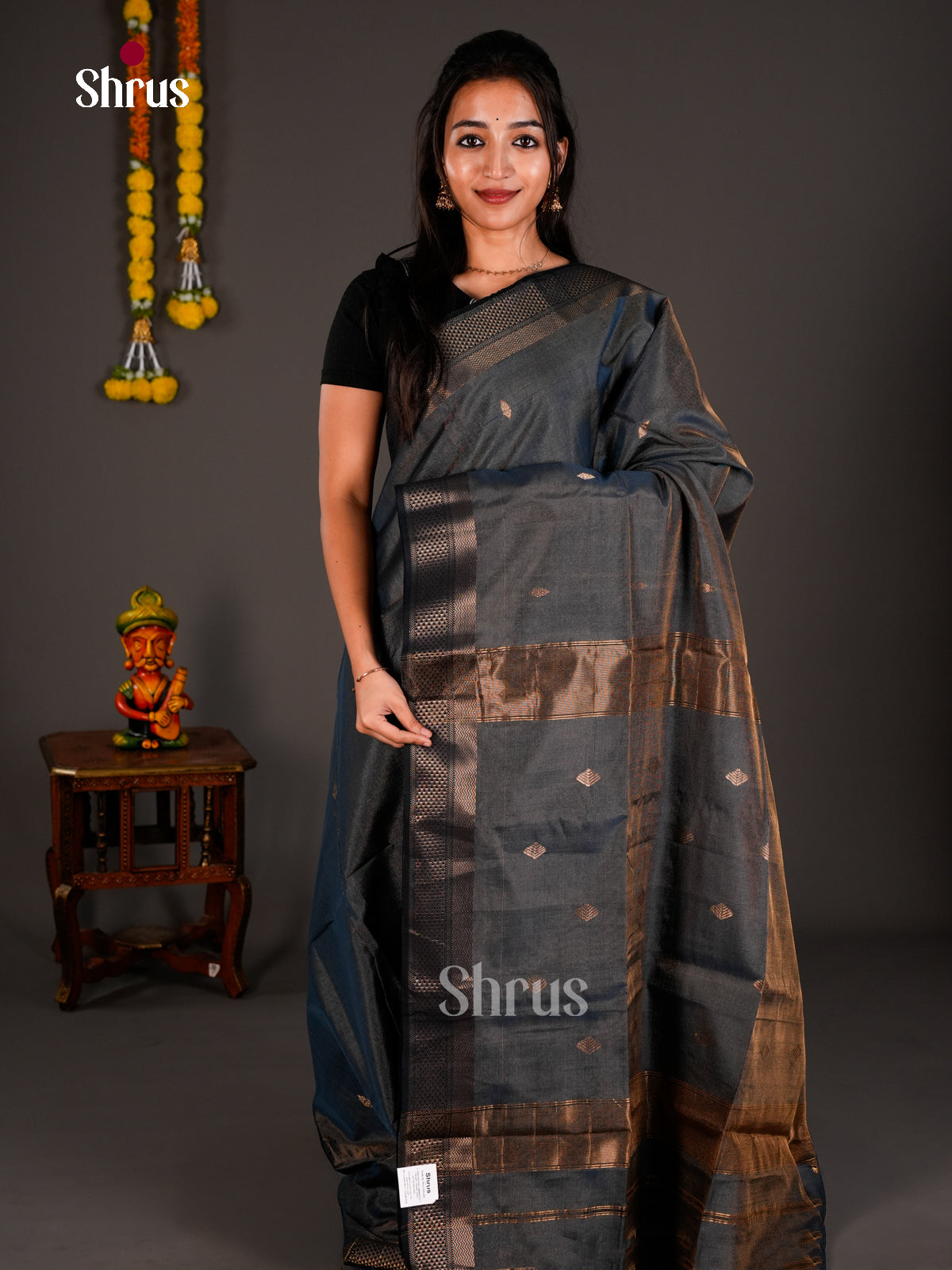 Maheshwari silkcotton Saree - ECS03276 - Shop on Shrus.com