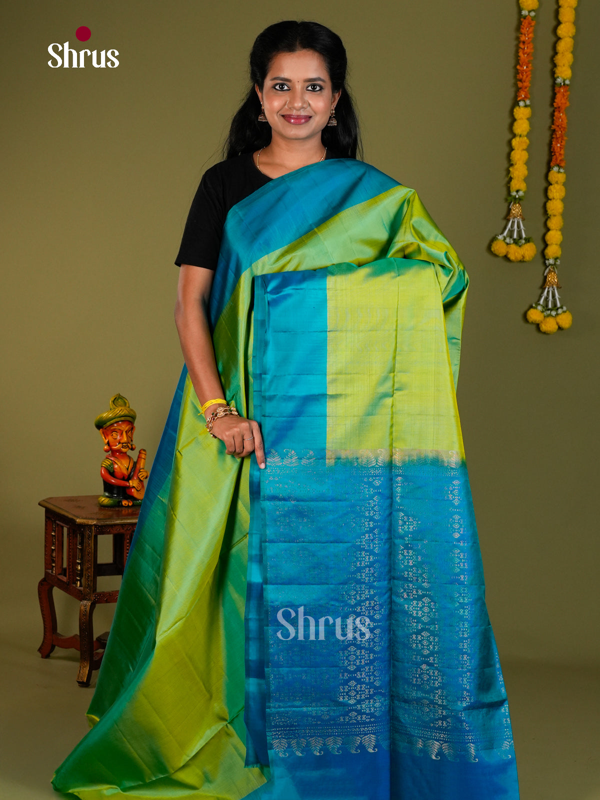 Soft Silk Saree - ECS10066 - Shop on Shrus.com