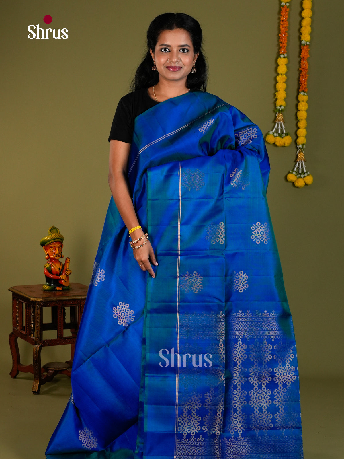 Soft Silk Saree - ECS10071 - Shop on Shrus.com