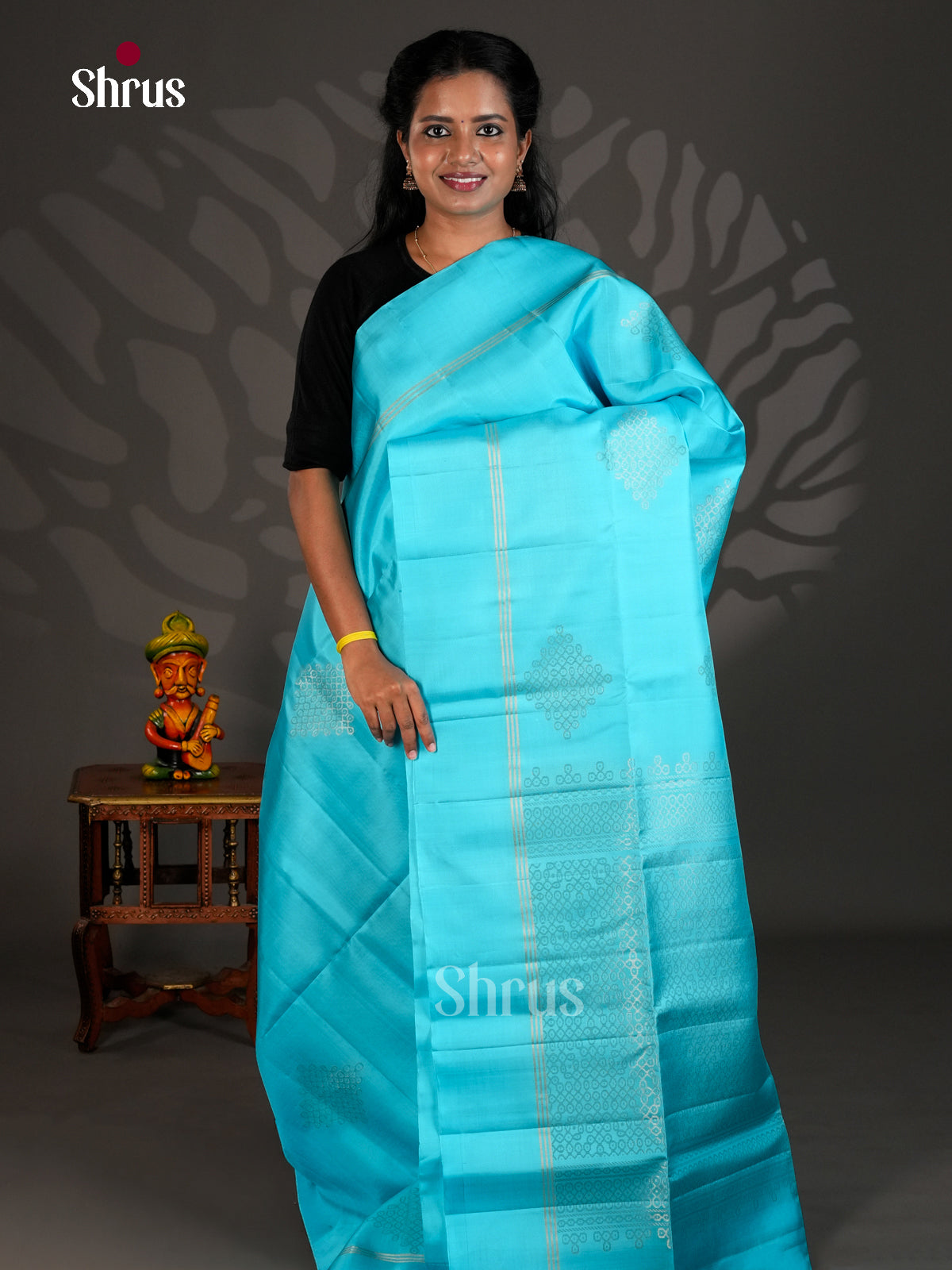 Soft Silk Saree - ECS19011 - Shop on Shrus.com