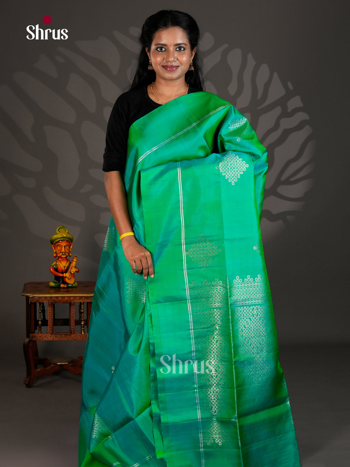 Soft Silk Saree - ECS19014 - Shop on Shrus.com