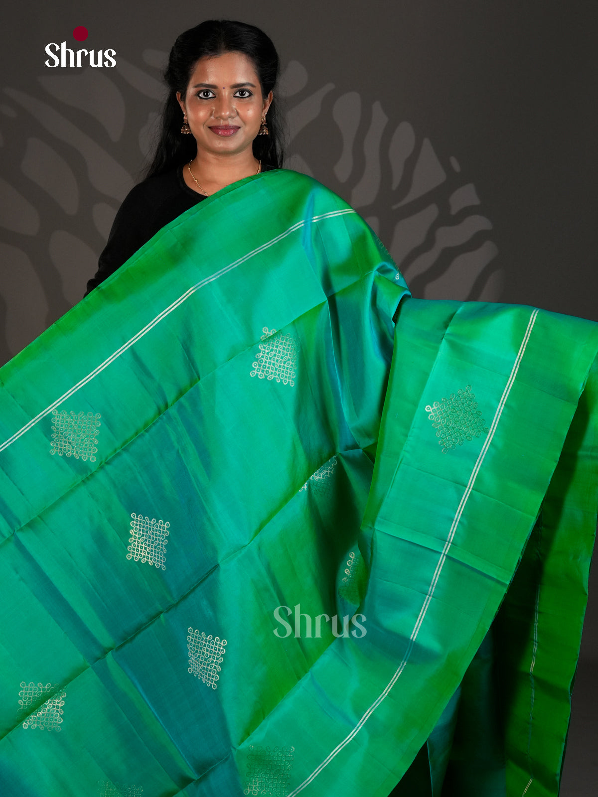 Soft Silk Saree - ECS19014 - Shop on Shrus.com