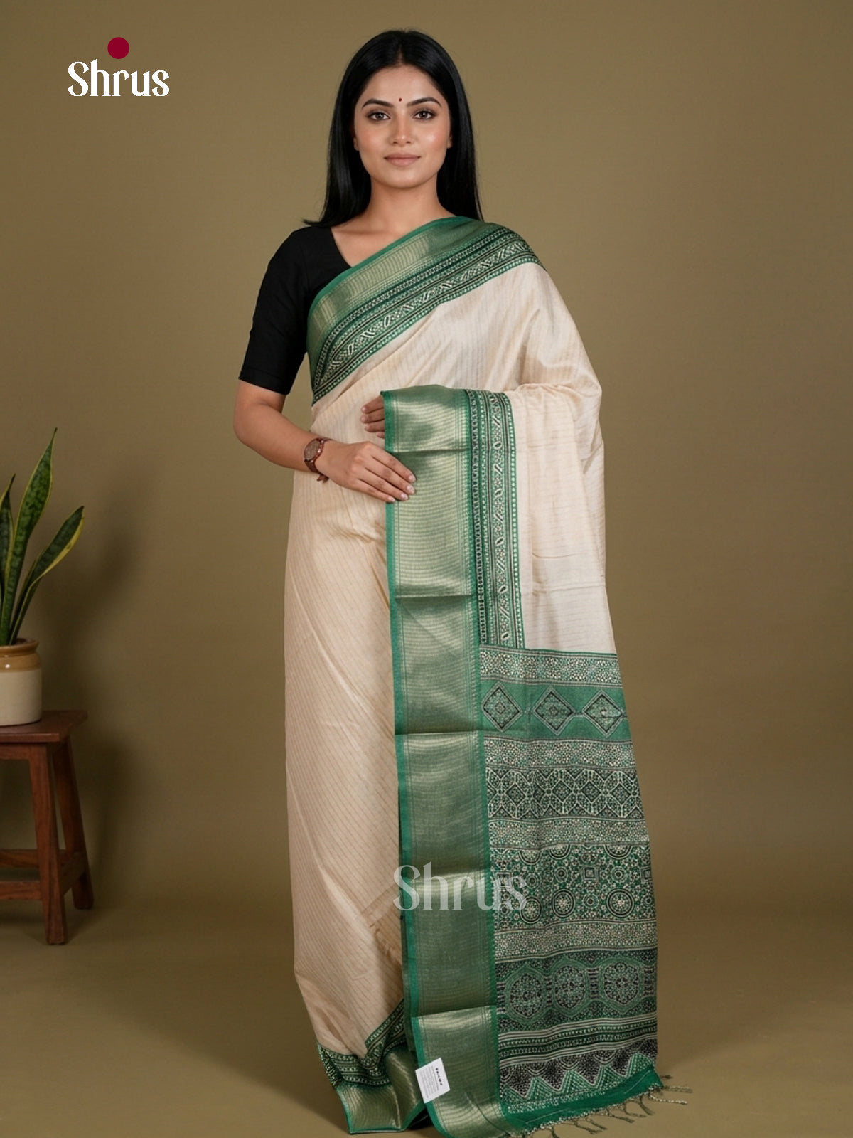 Semi Crepe Saree - EDS01001 - Shop on Shrus.com